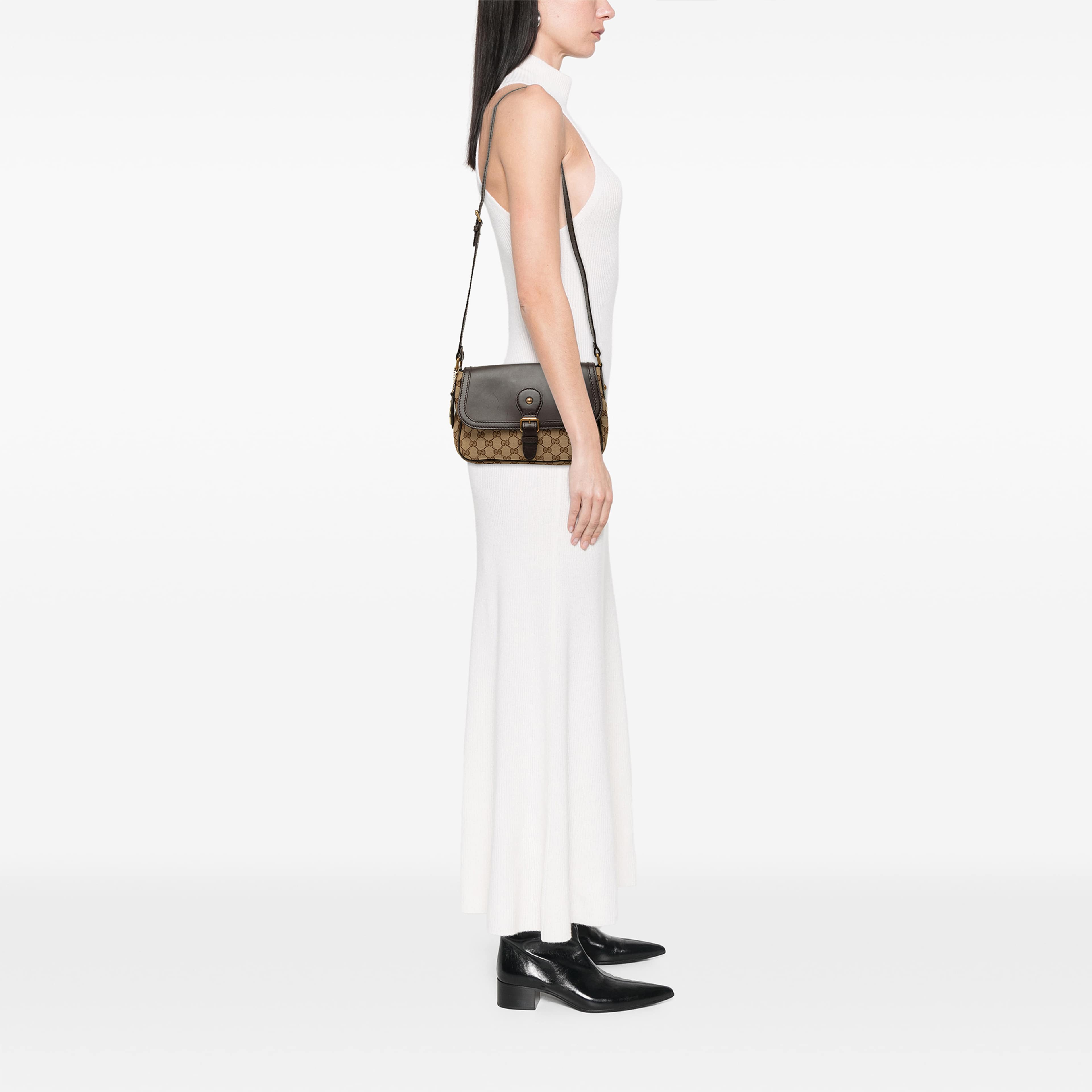 Gucci Gg Canvas Sukey Crossbody, från Luxclusif, i färgen beige. Klicka för att öppna bilden i stort format