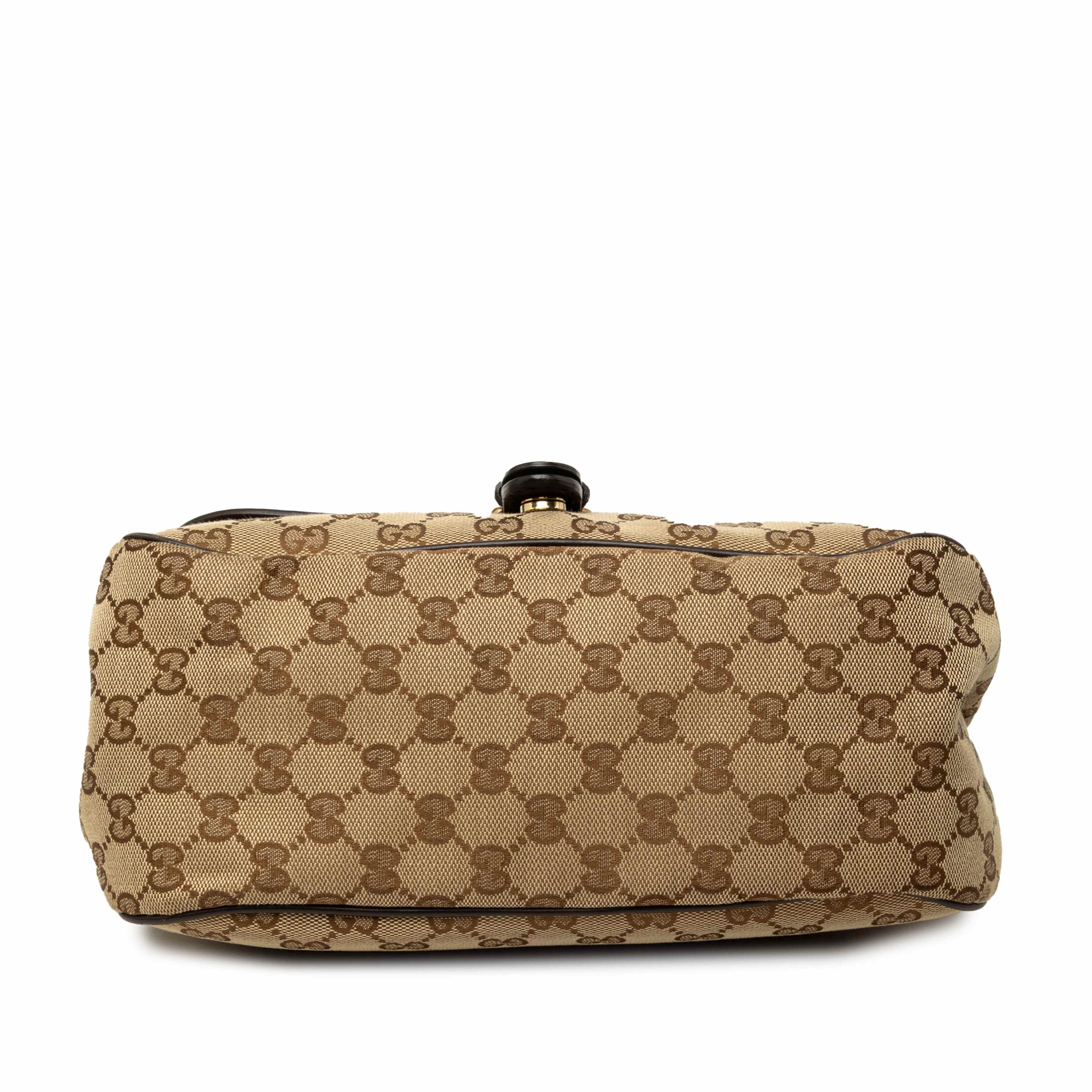 Gucci Gg Canvas Sukey Crossbody, från Luxclusif, i färgen beige. Klicka för att öppna bilden i stort format