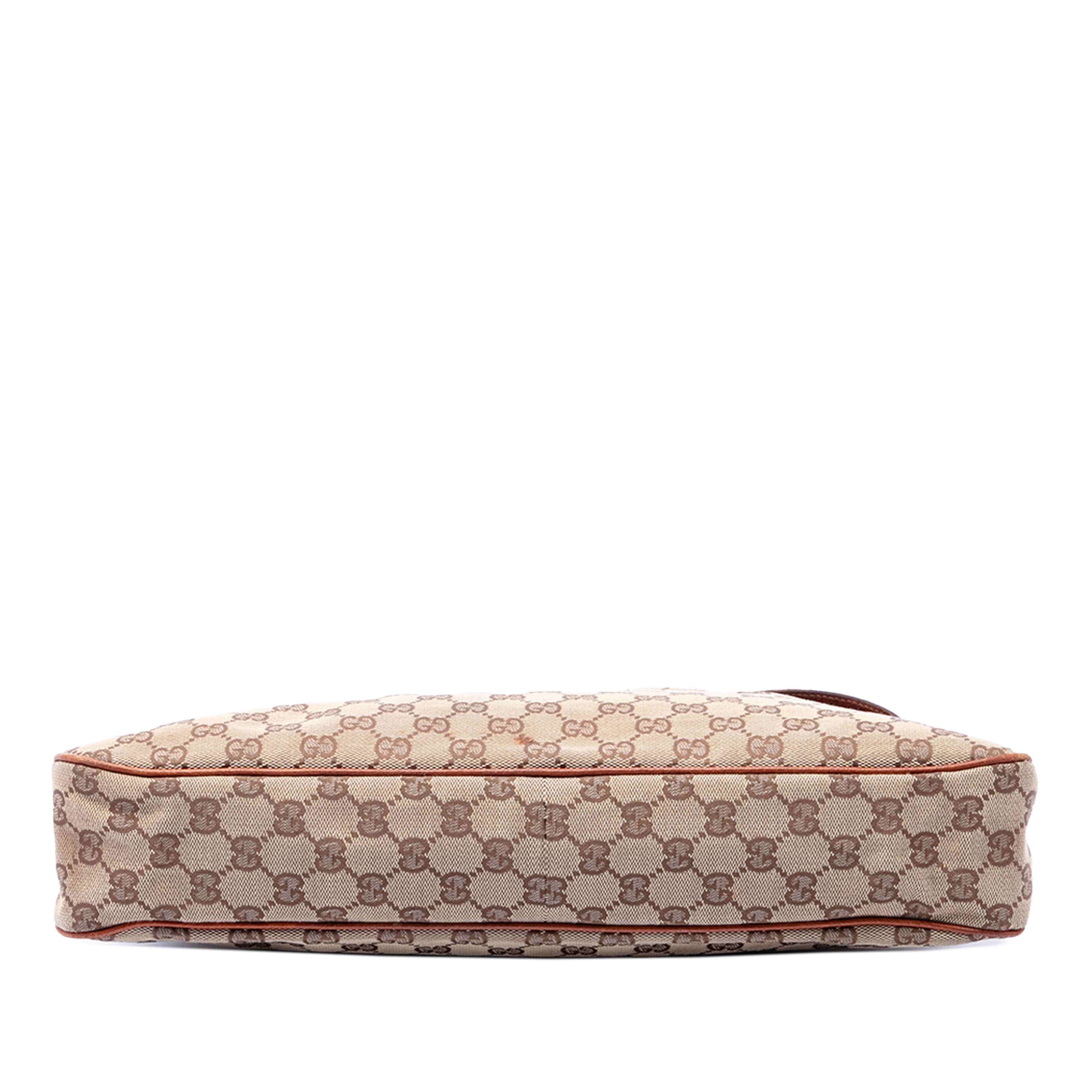 Gucci Gg Canvas Eclipse Shoulder Bag, från Luxclusif, i färgen beige. Klicka för att öppna bilden i stort format