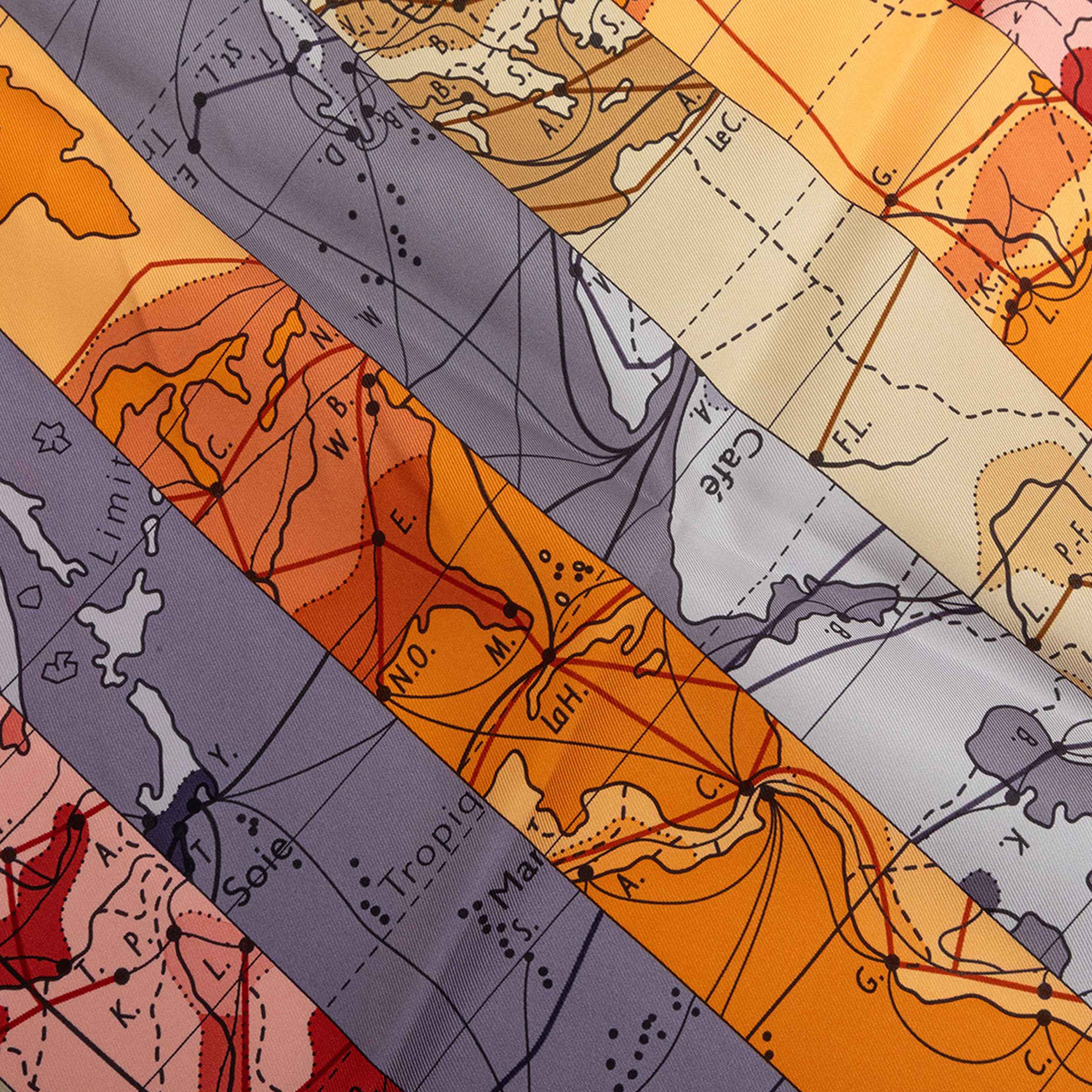 Hermès Le Monde Est Vaste Silk Scarf 90, från Luxclusif, i färgen orange. Klicka för att öppna bilden i stort format