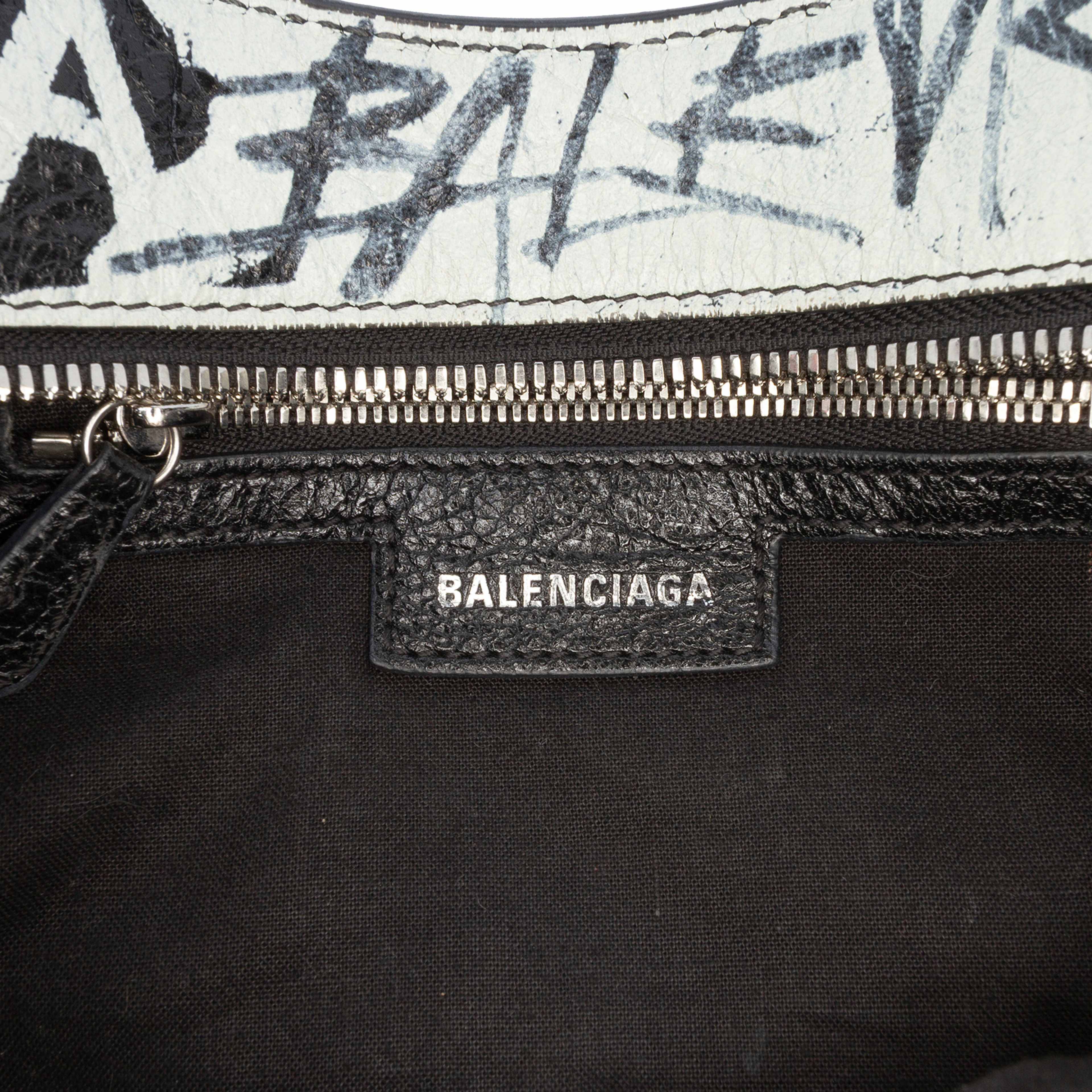 Balenciaga Lambskin Motocross Graffiti Neo Cagole Xs, från Luxclusif, i färgen white. Klicka för att öppna bilden i stort format
