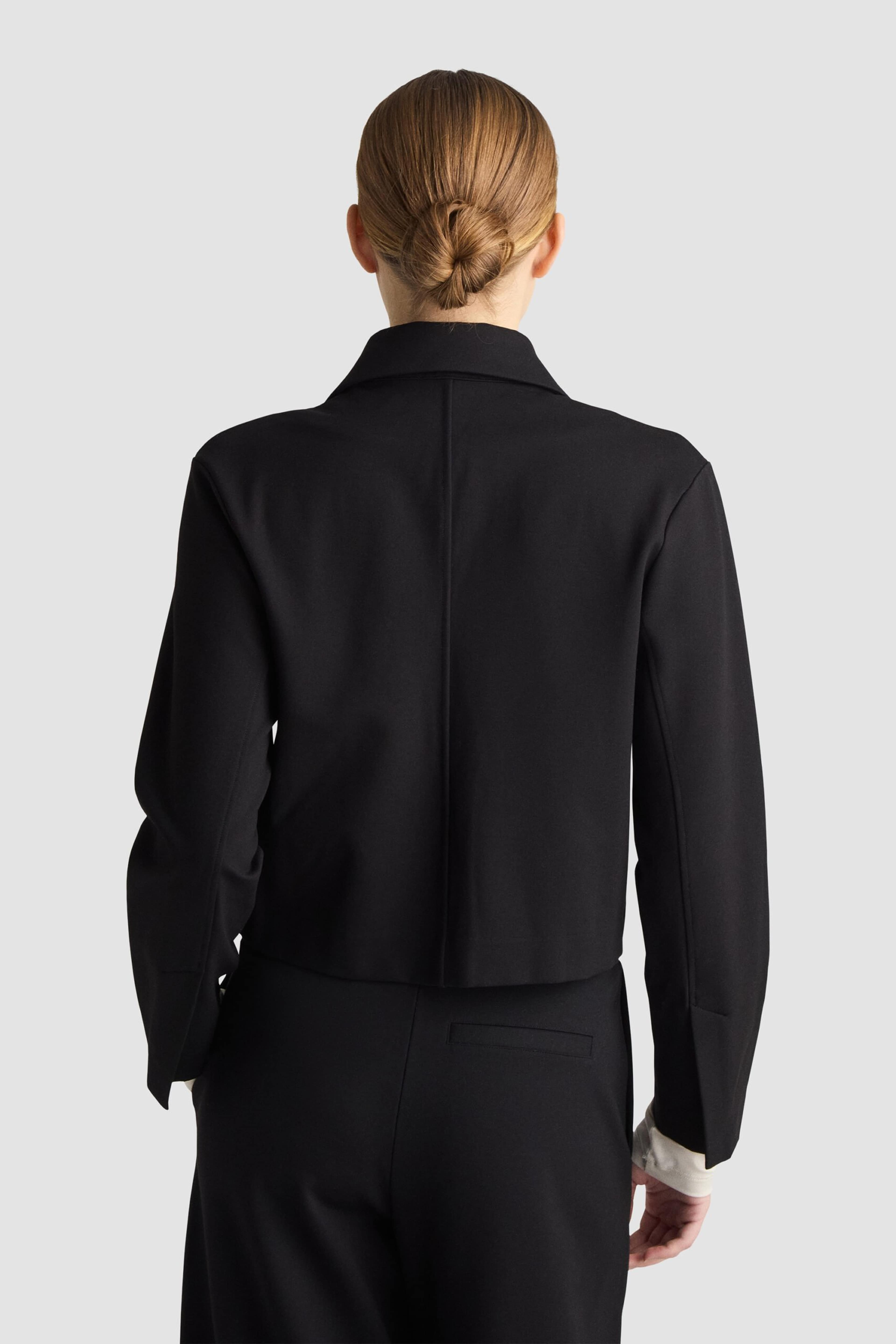 Andie Blazer - Black, från Residus, i färgen black. Klicka för att öppna bilden i stort format