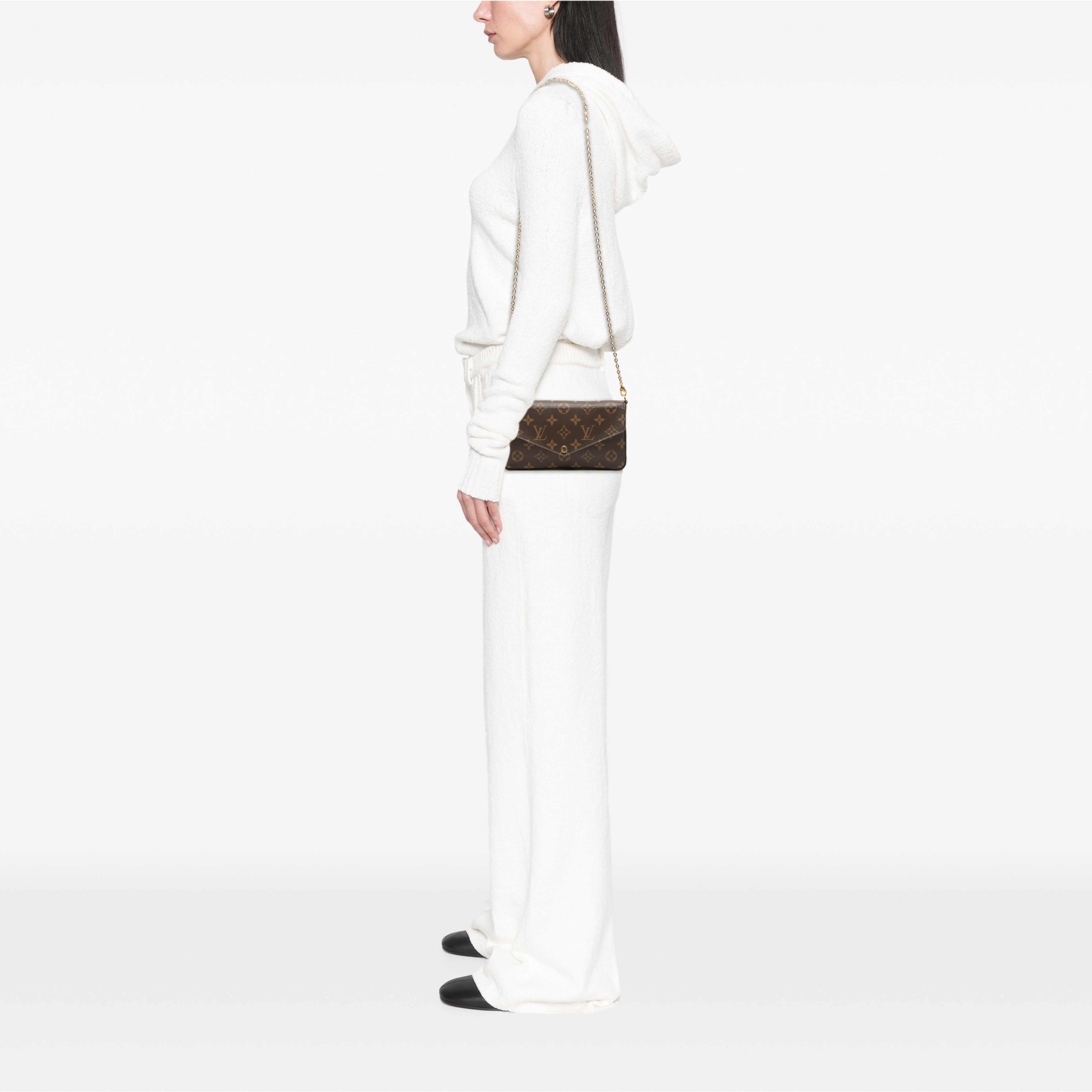 Louis Vuitton Monogram Pochette Felicie, från Luxclusif, i färgen brun. Klicka för att öppna bilden i stort format