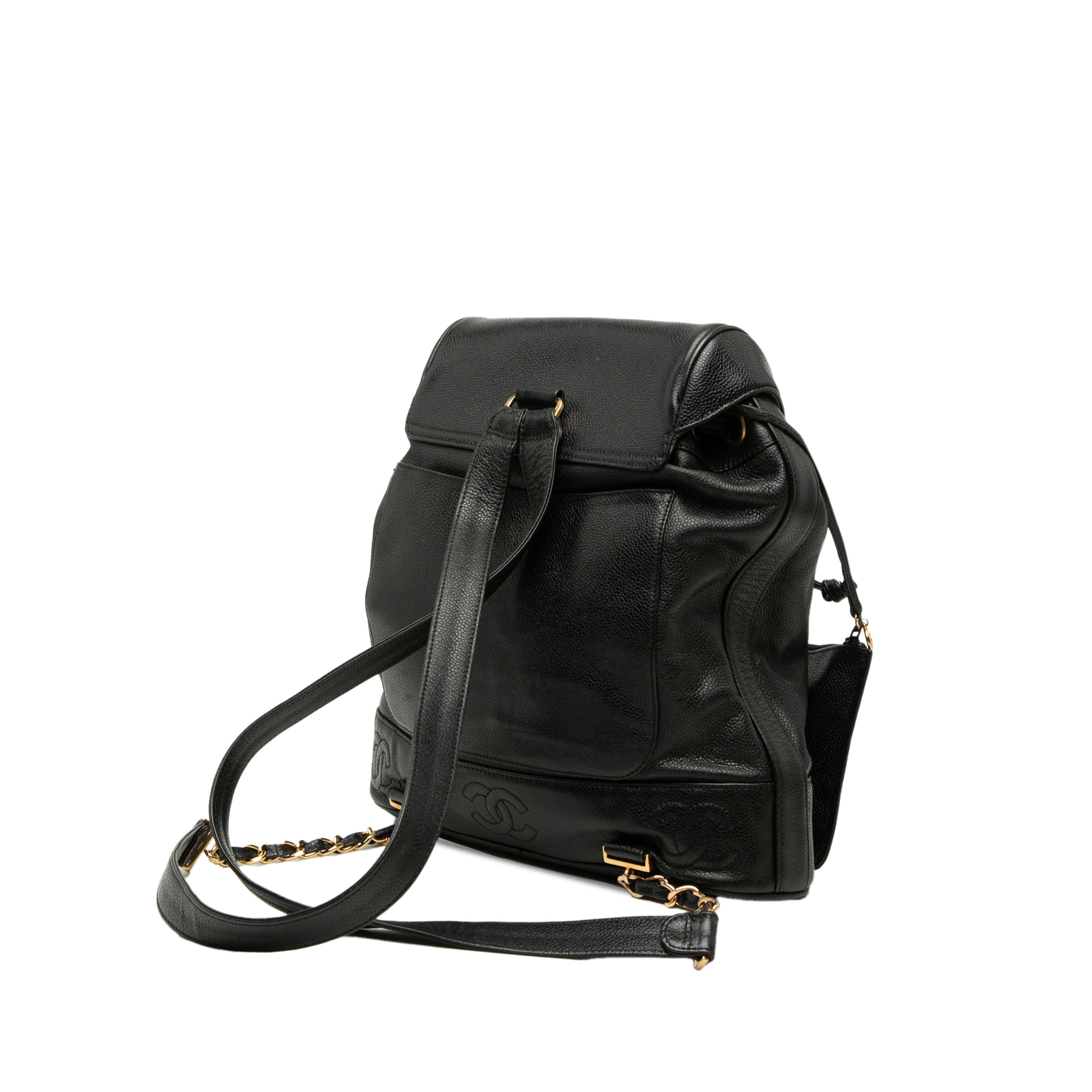 Chanel Caviar Triple Cc Backpack, från Luxclusif, i färgen svart. Klicka för att öppna bilden i stort format