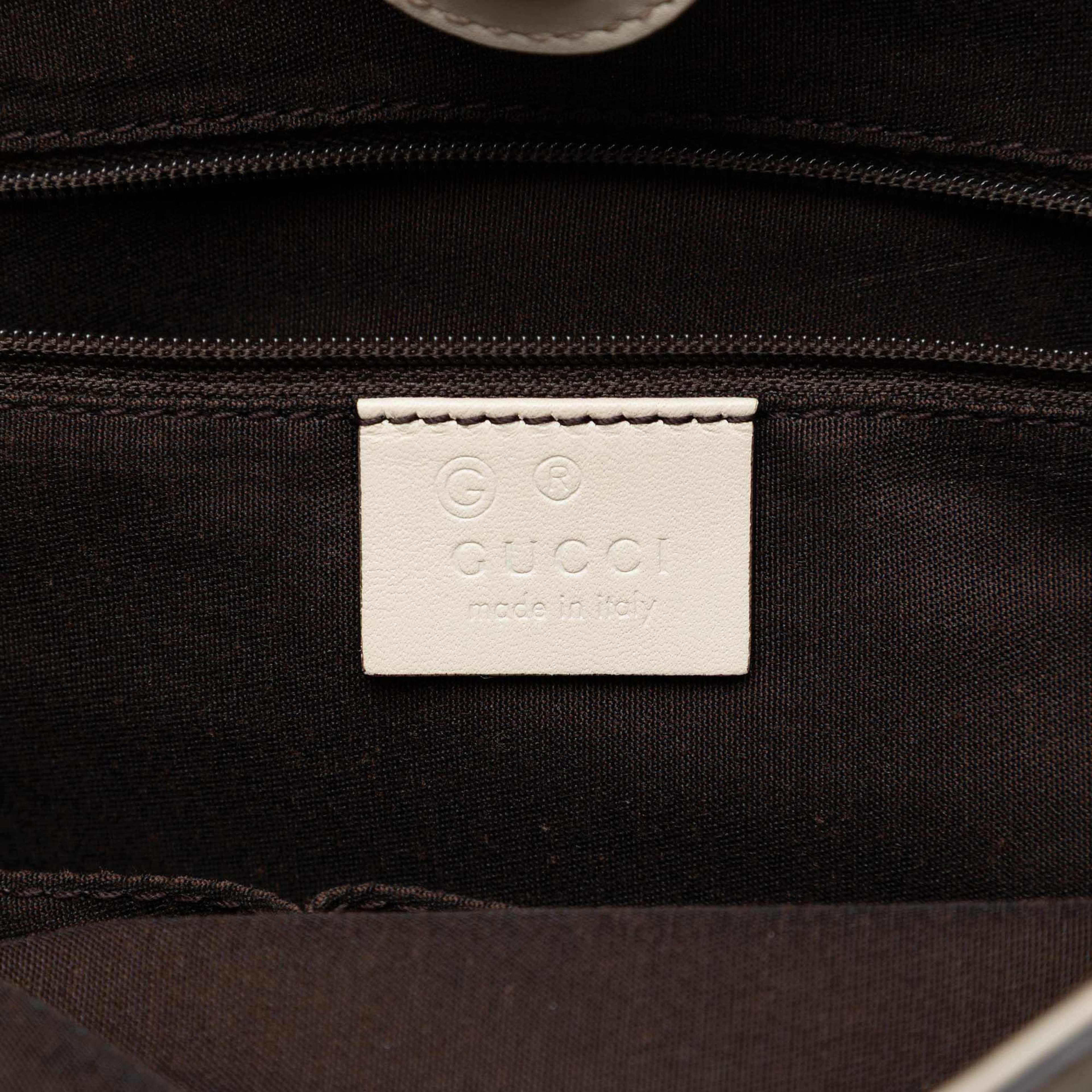 Gucci Gg Canvas Scarlett Tote, från Luxclusif, i färgen beige. Klicka för att öppna bilden i stort format