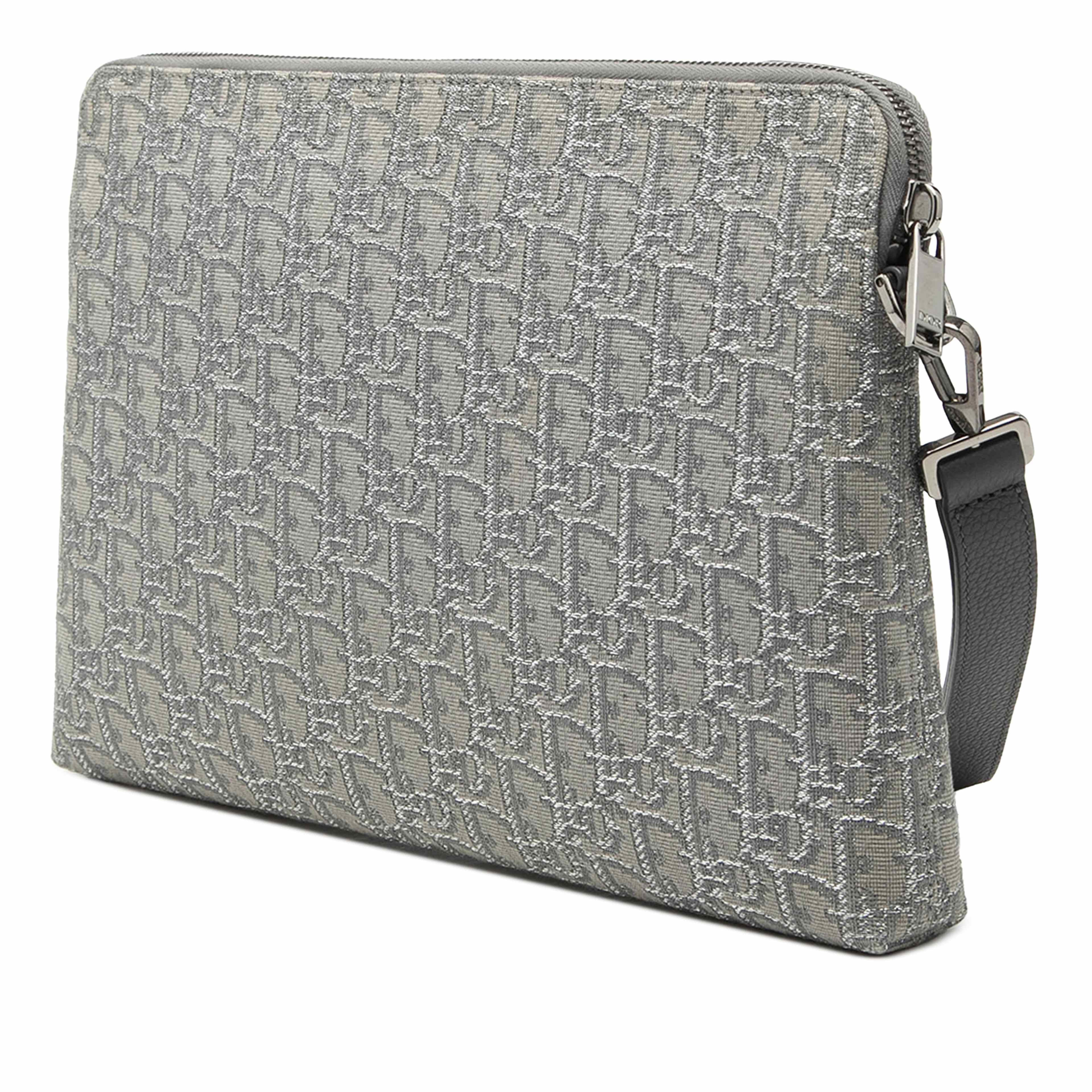 Dior Oblique Canvas A4 Zipped Pouch, från Luxclusif, i färgen gray. Klicka för att öppna bilden i stort format