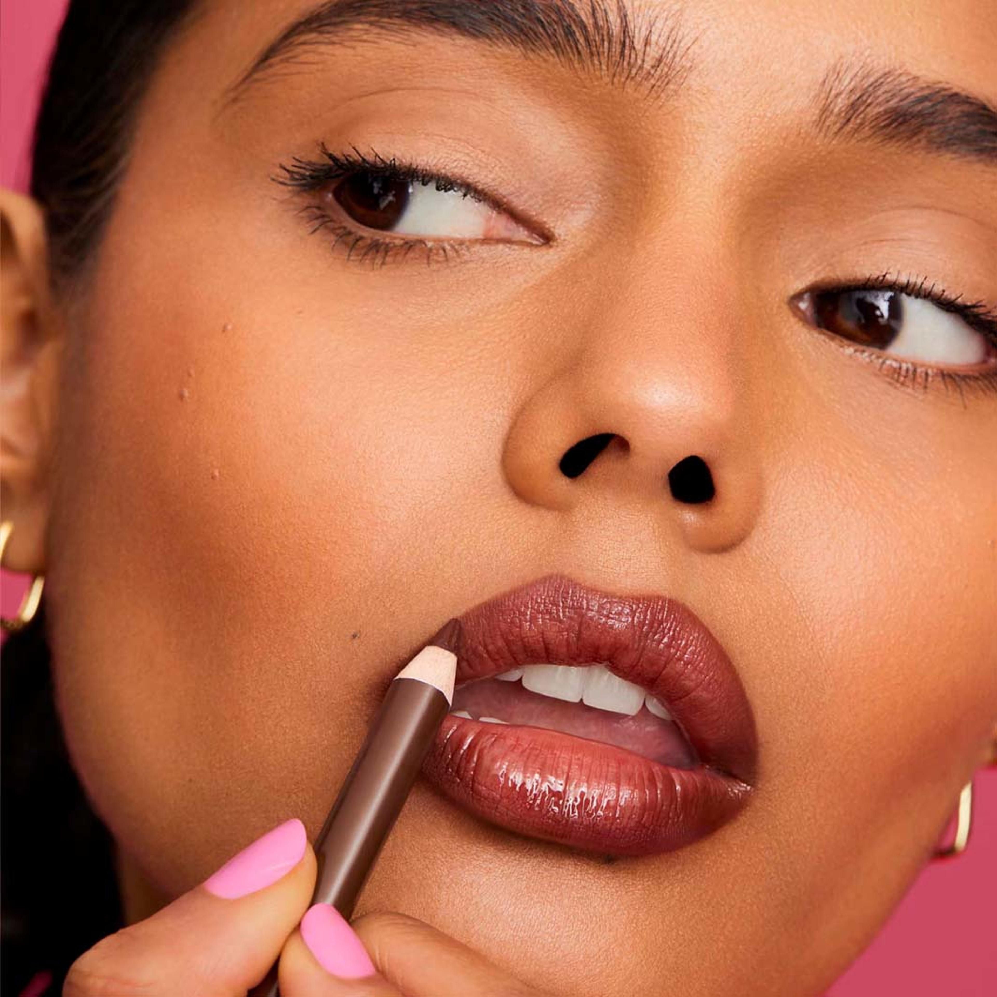 Cream Glide Lip Liner, från e.l.f, i färgen Truth Or Bare. Klicka för att öppna bilden i stort format