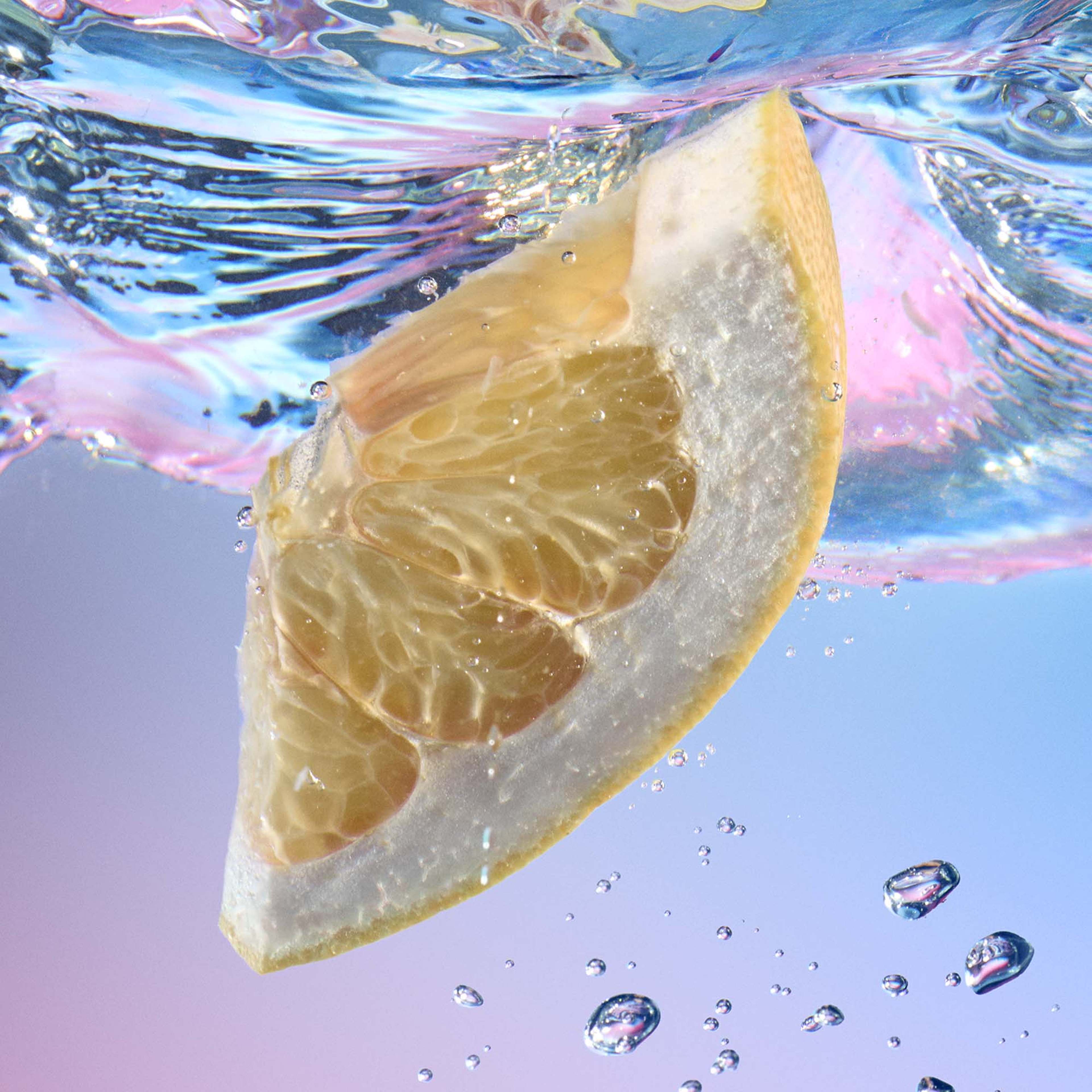 Thirst Burst Plumptide Lip Treatment, från e.l.f, i färgen Clear Pomelo. Klicka för att öppna bilden i stort format