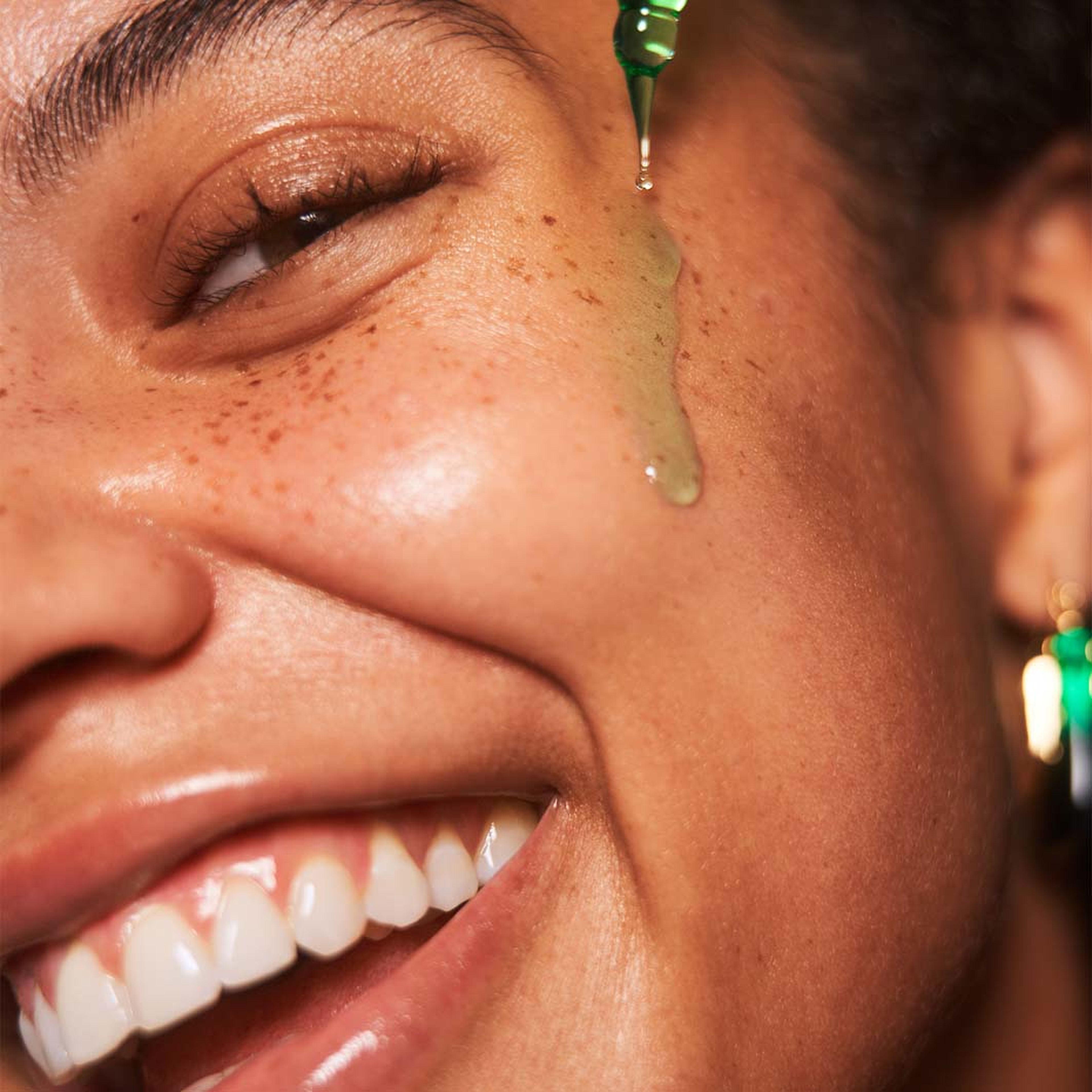 PLZ Clarify Facial Oil, från e.l.f. Klicka för att öppna bilden i stort format