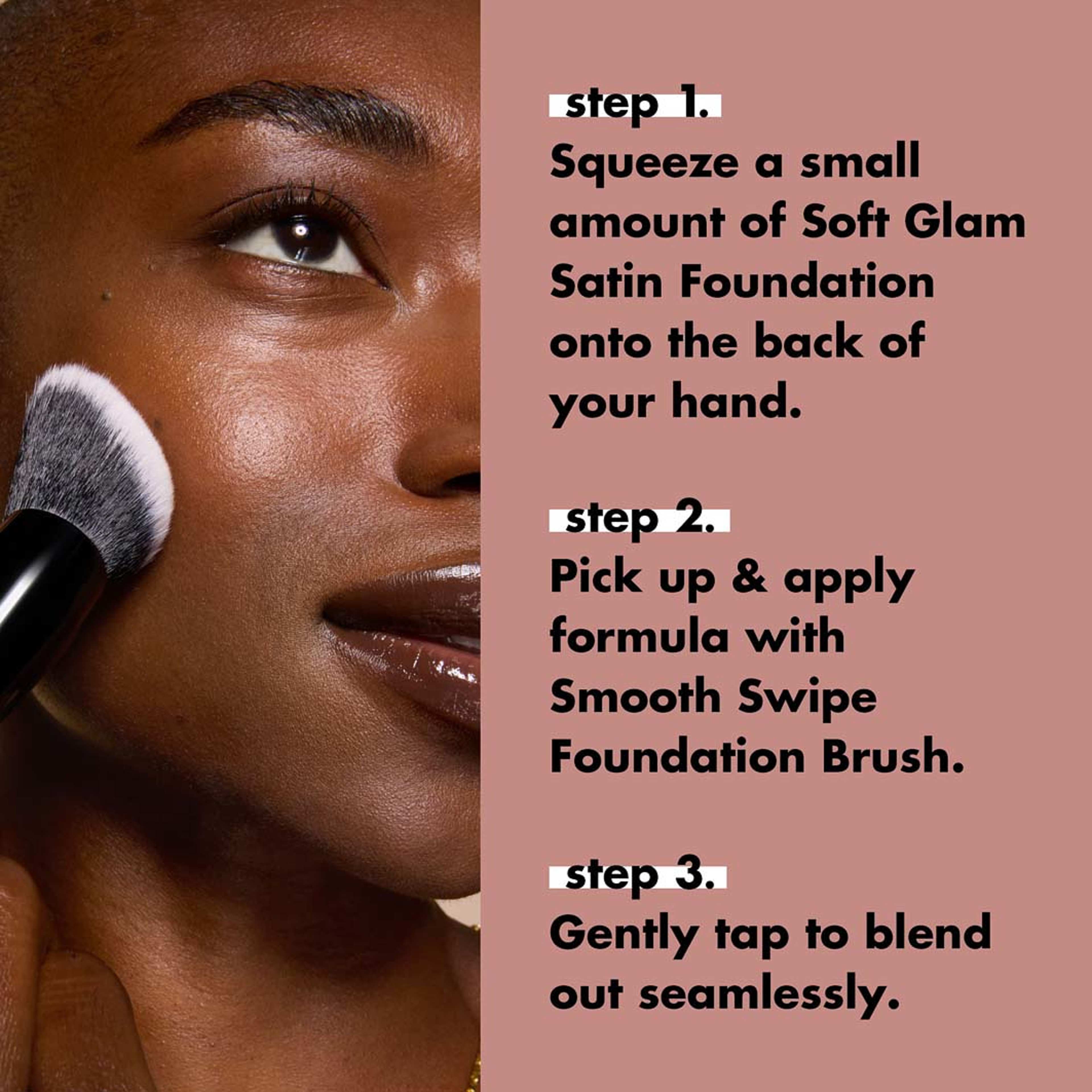 Makeup Brushes Smooth Swipe Foundation Brush, från e.l.f. Klicka för att öppna bilden i stort format