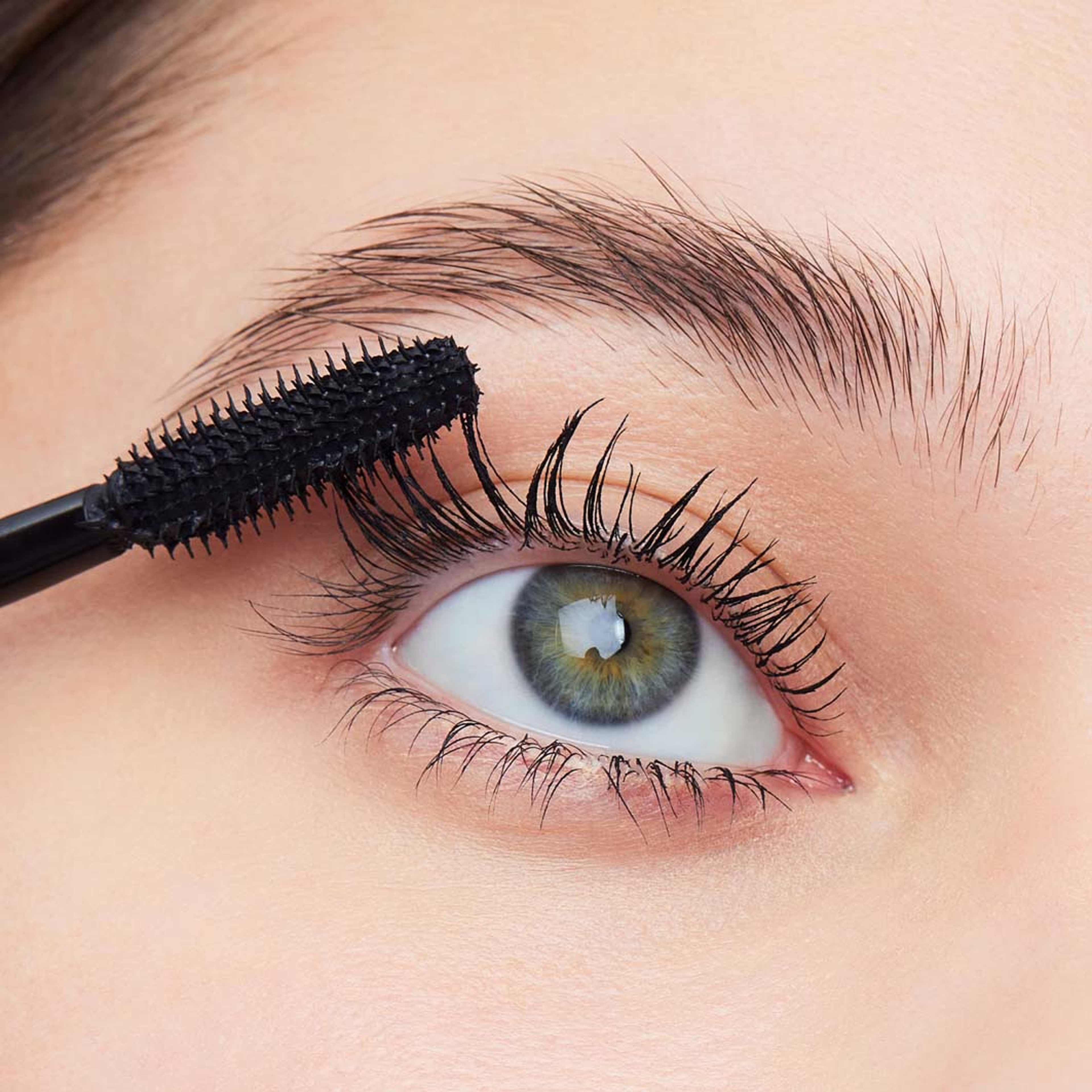 Lash It Loud Mascara, från e.l.f, i färgen Black. Klicka för att öppna bilden i stort format