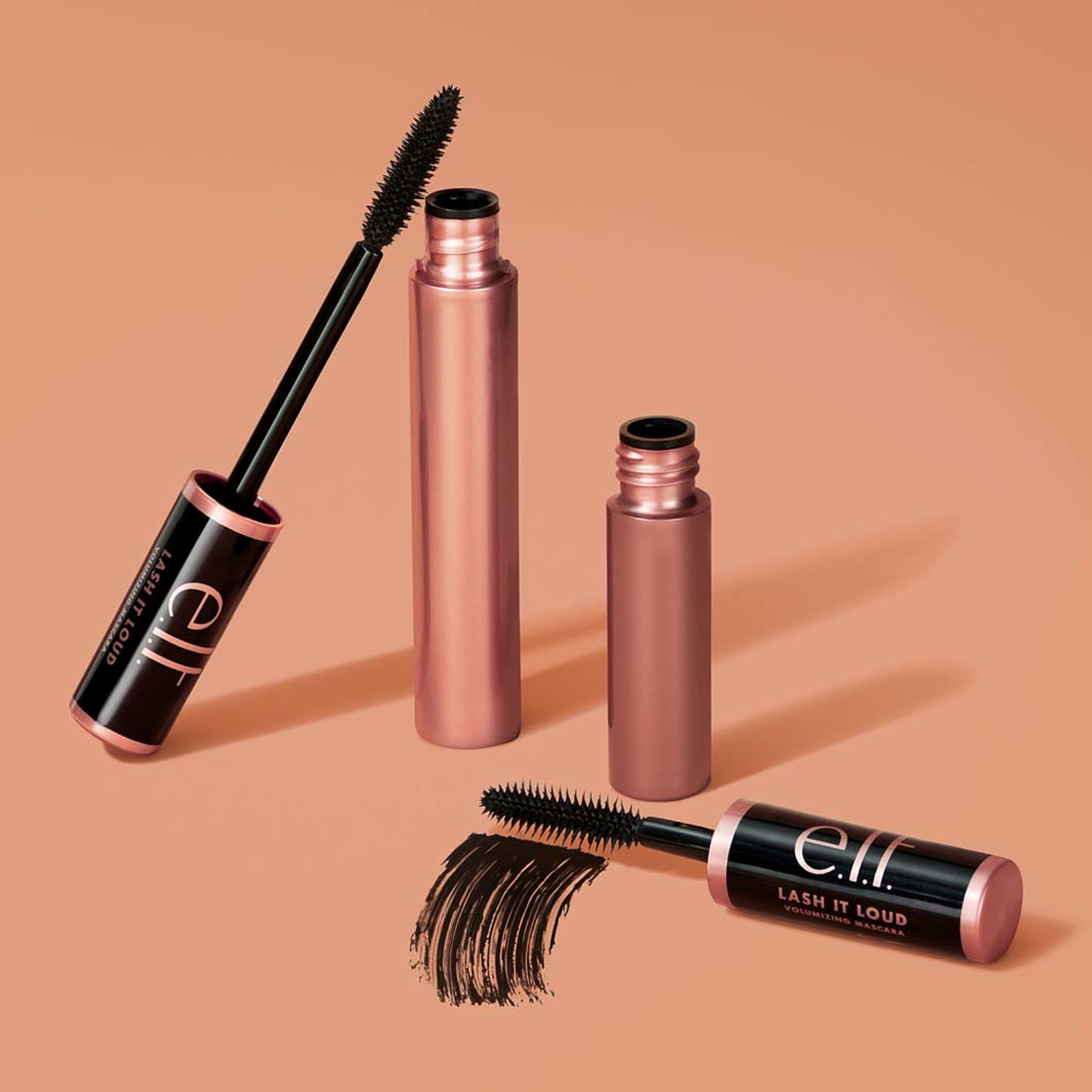 Lash It Loud Mascara, från e.l.f, i färgen Black. Klicka för att öppna bilden i stort format