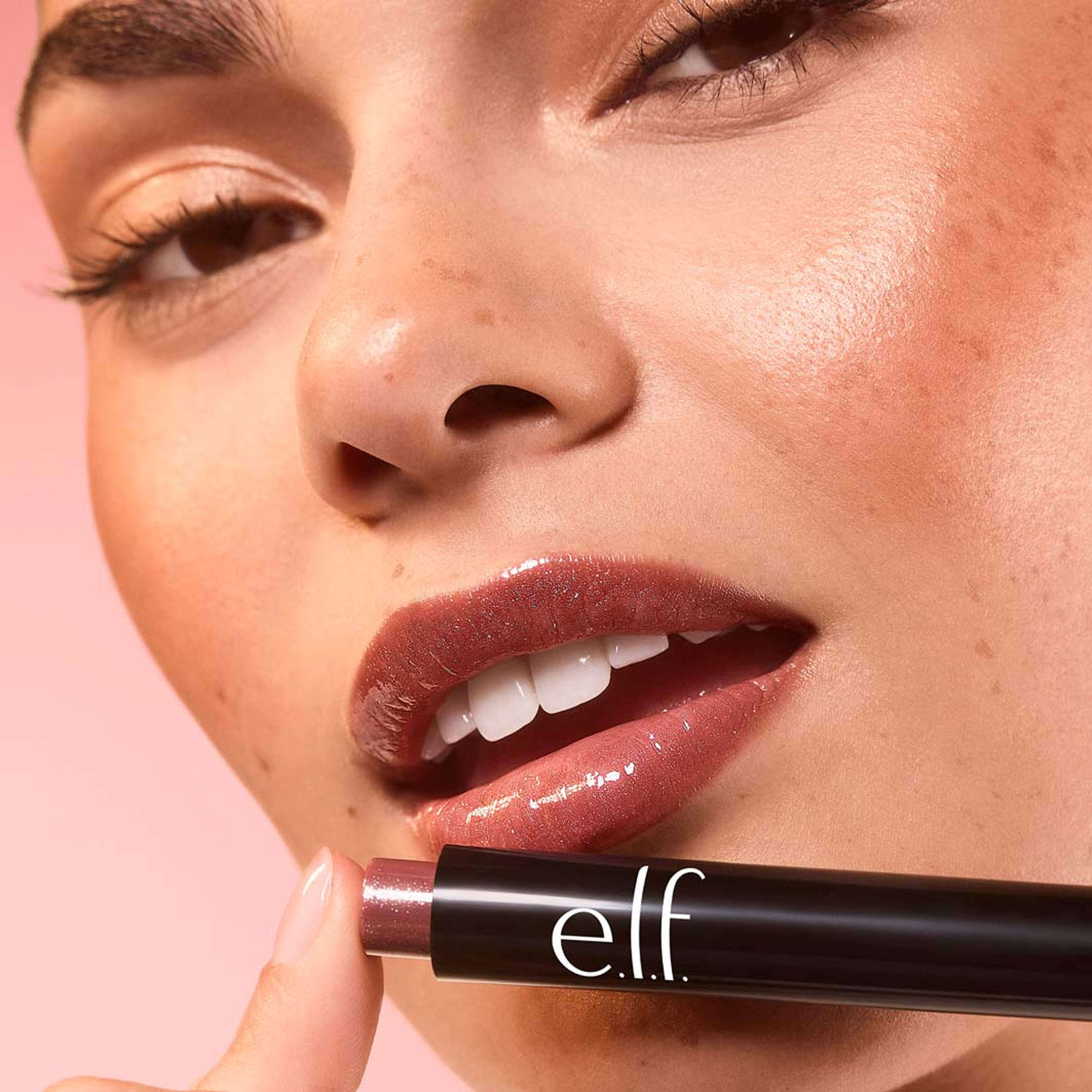 Pout Clout Lip Plumping Pen, från e.l.f, i färgen Figgy With It. Klicka för att öppna bilden i stort format