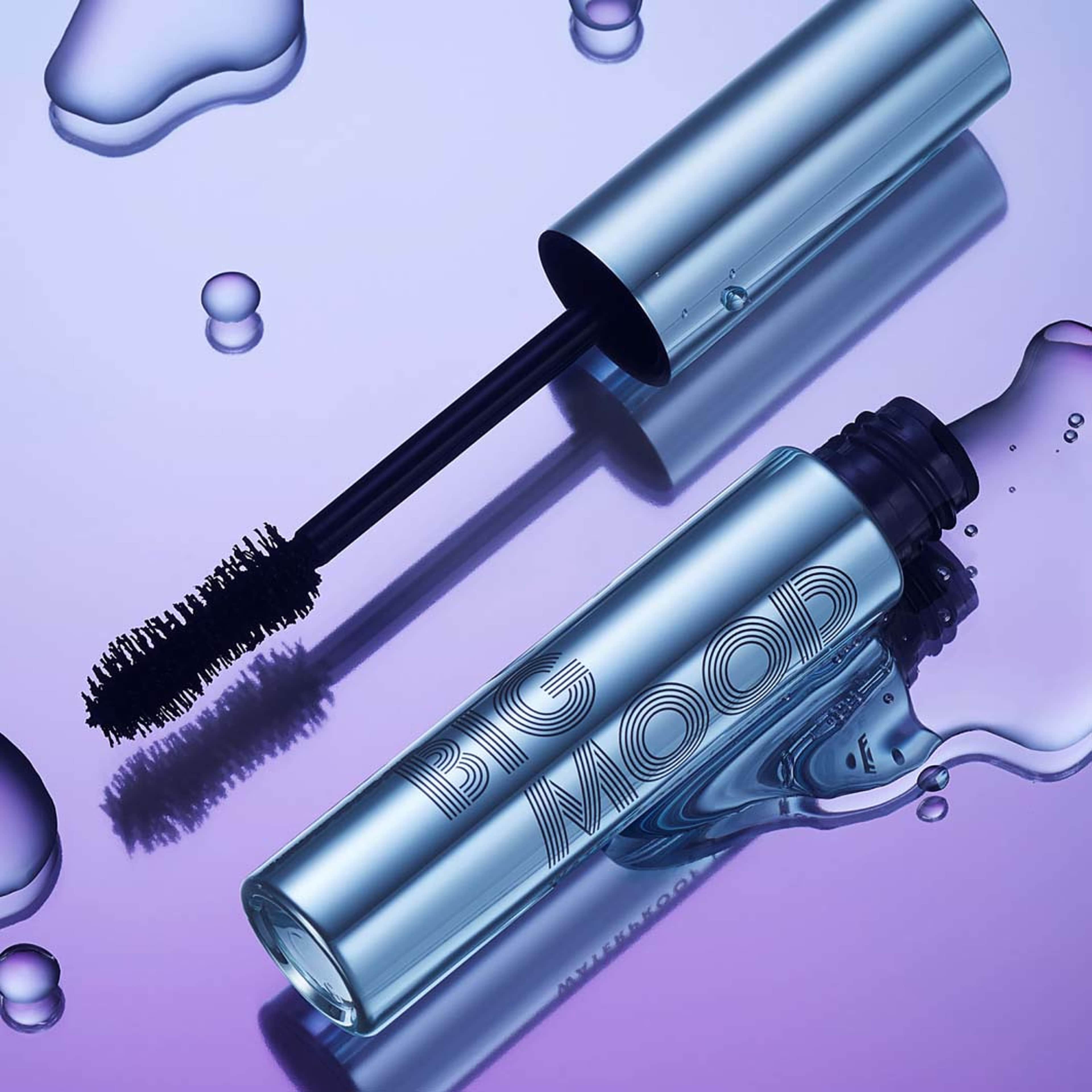 Big Mood Mascara, från e.l.f, i färgen Black. Klicka för att öppna bilden i stort format