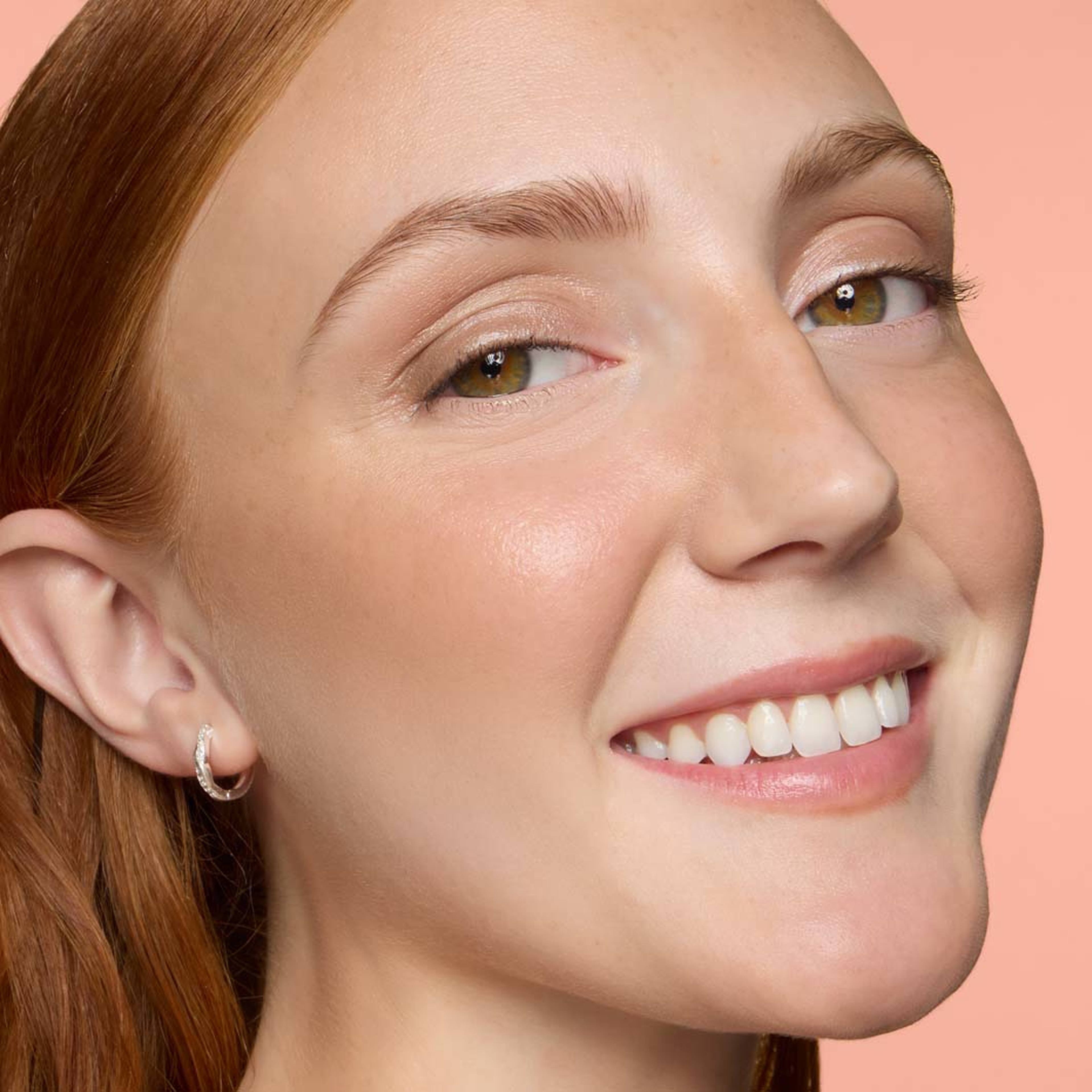 Soft Glam Cream Bronzer, från e.l.f, i färgen Light/Medium. Klicka för att öppna bilden i stort format