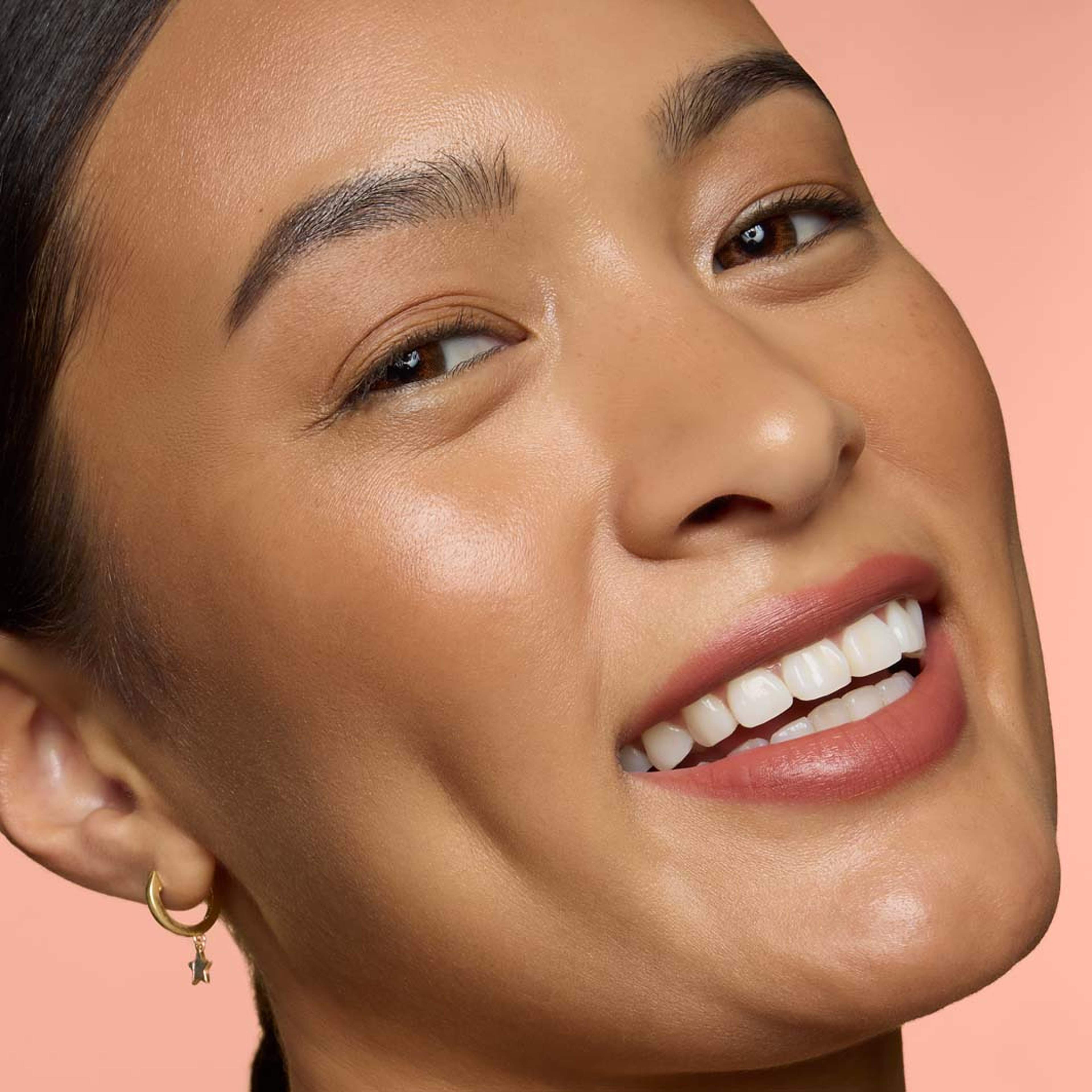 Soft Glam Cream Bronzer, från e.l.f, i färgen Medium. Klicka för att öppna bilden i stort format