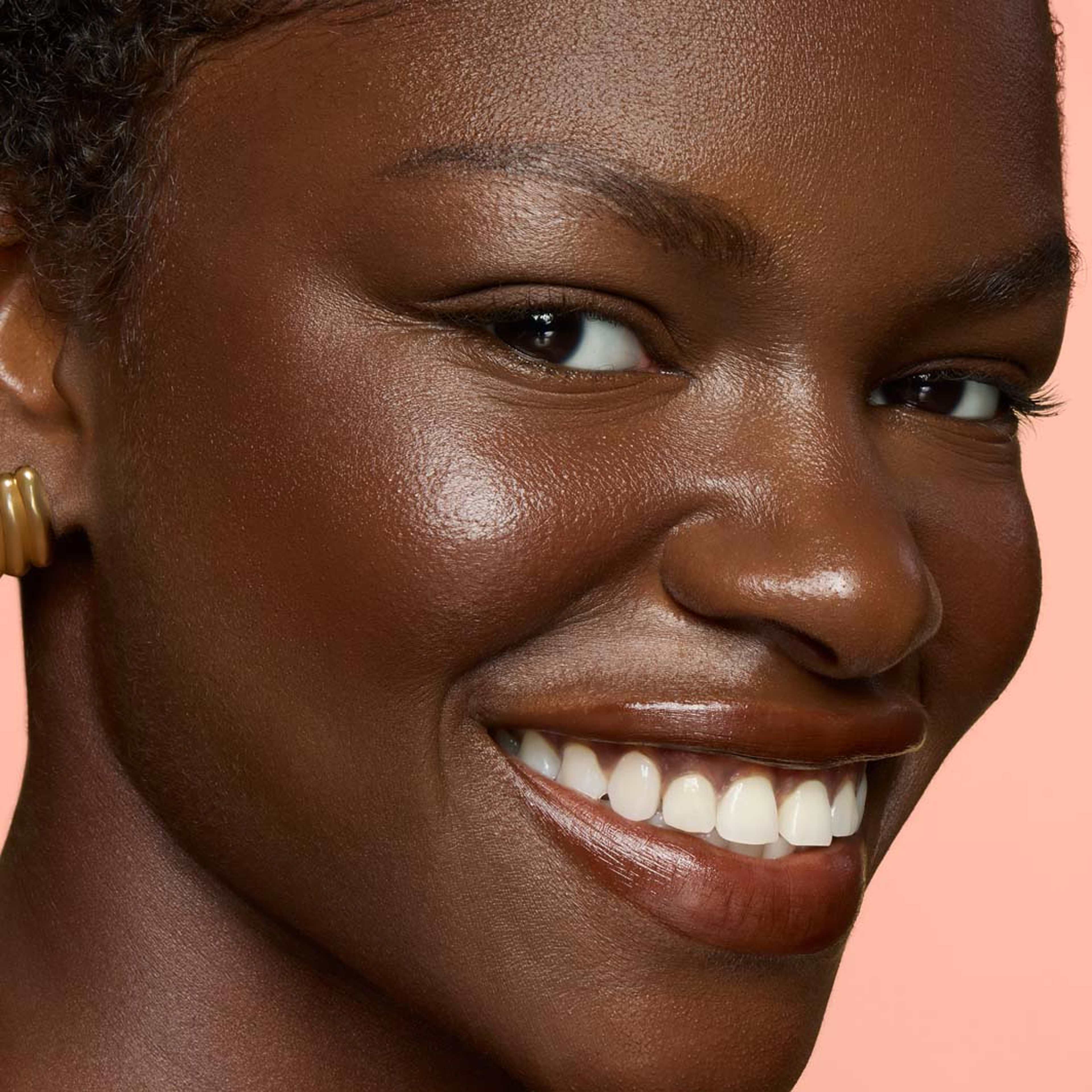 Soft Glam Cream Bronzer, från e.l.f, i färgen Deep. Klicka för att öppna bilden i stort format