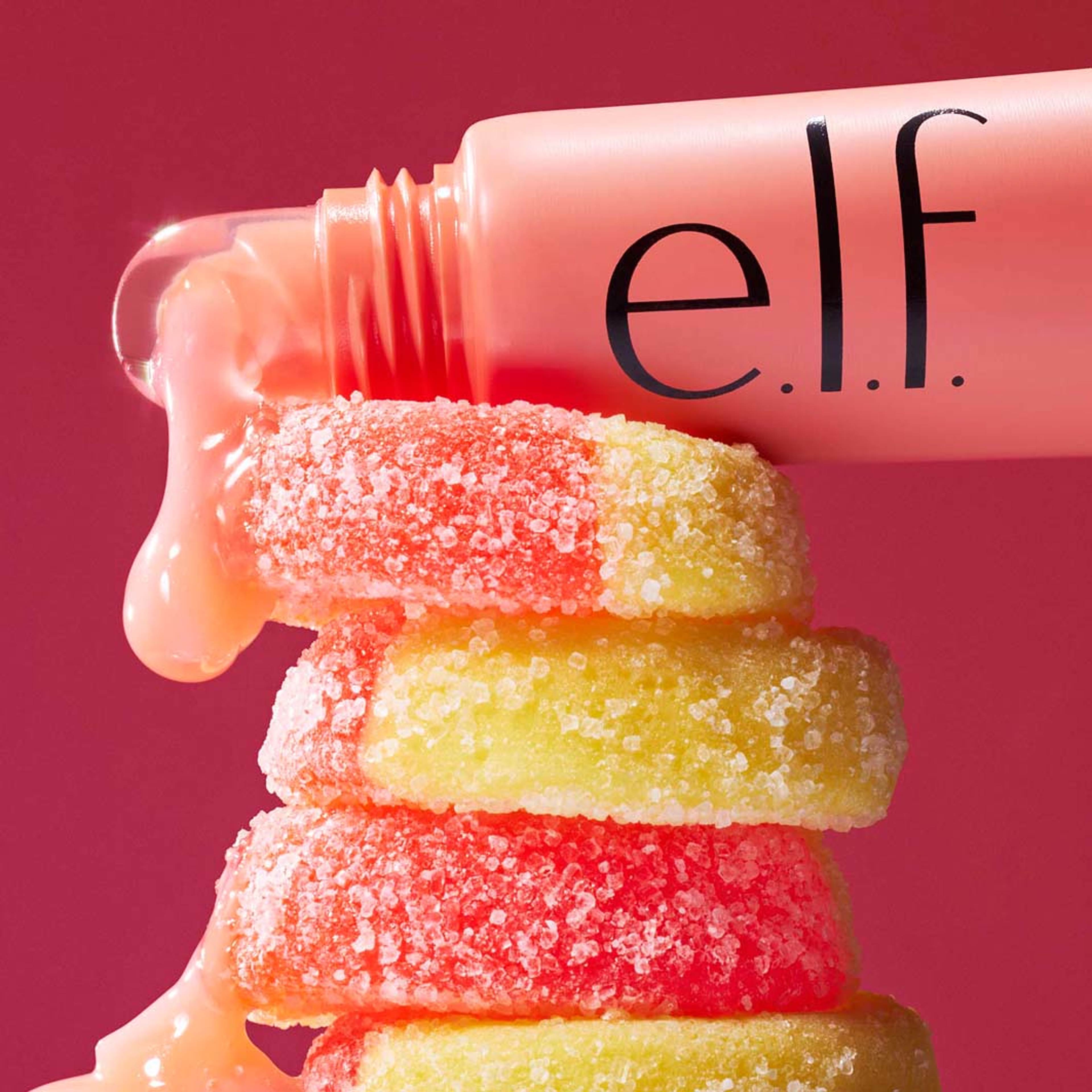 Glow Reviver Melting Lip Balm, från e.l.f, i färgen Peach Ring. Klicka för att öppna bilden i stort format