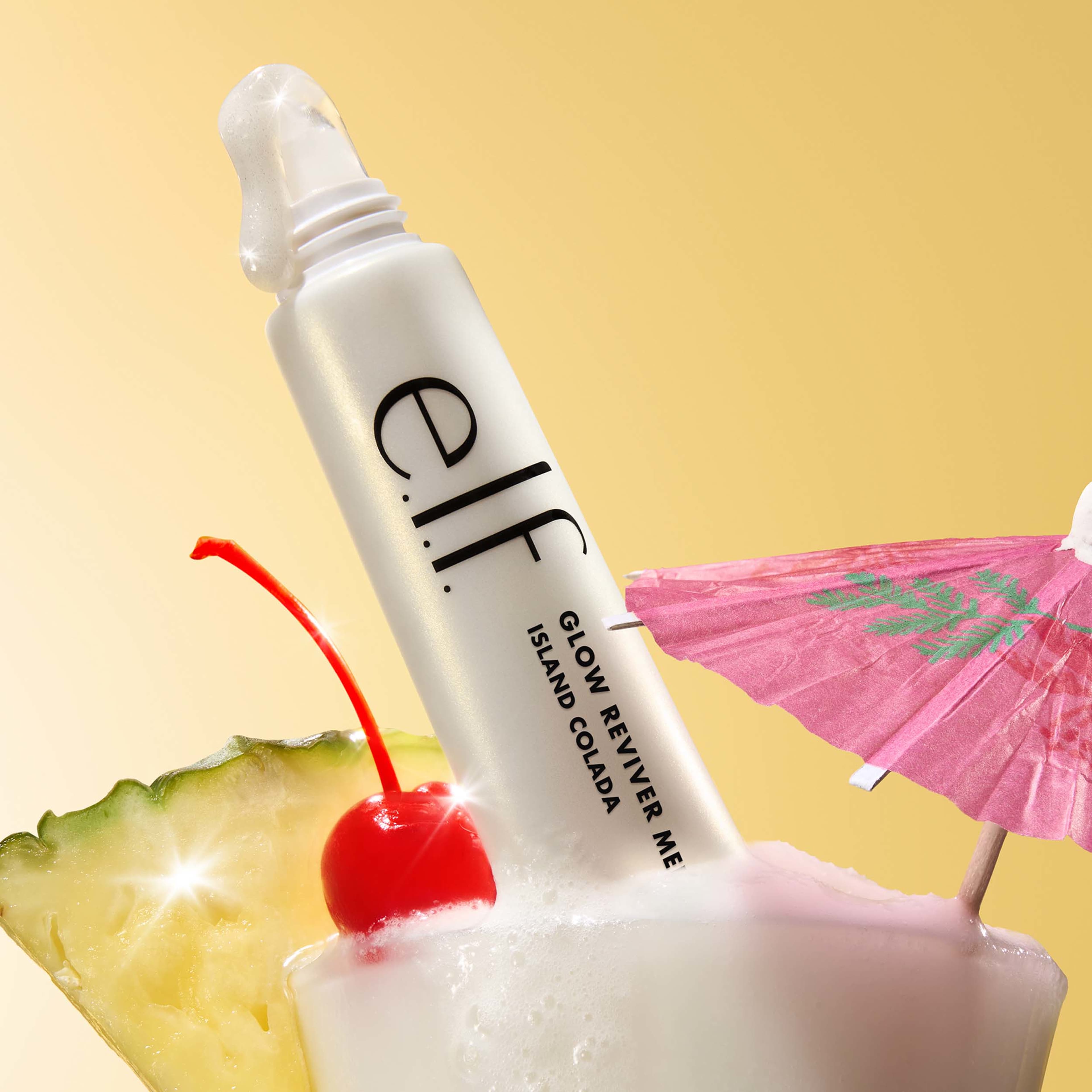 Glow Reviver Melting Lip Balm, från e.l.f, i färgen Island Colada. Klicka för att öppna bilden i stort format