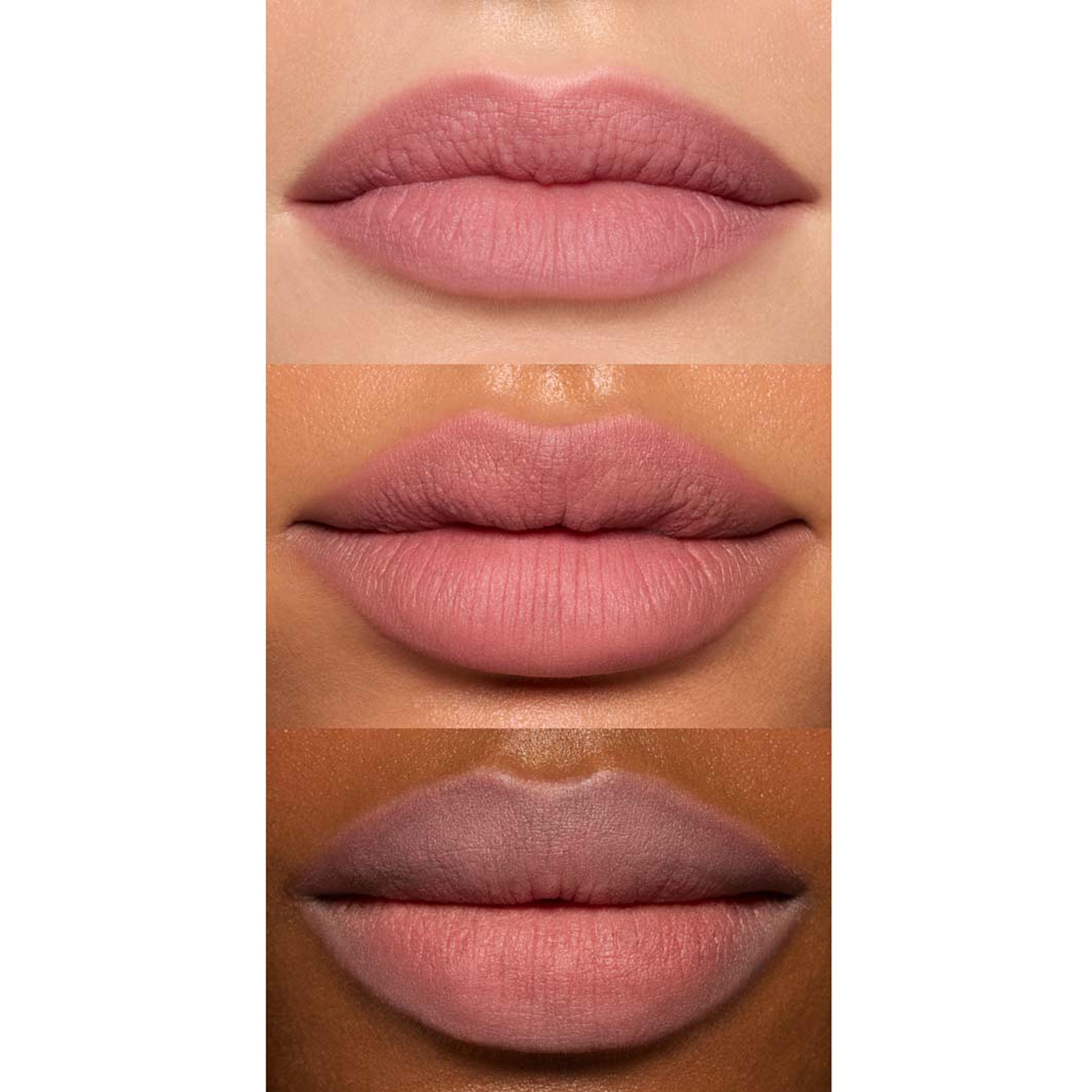 So Blurreal Lip & Cheek Whip, från e.l.f, i färgen Rose Souffle. Klicka för att öppna bilden i stort format