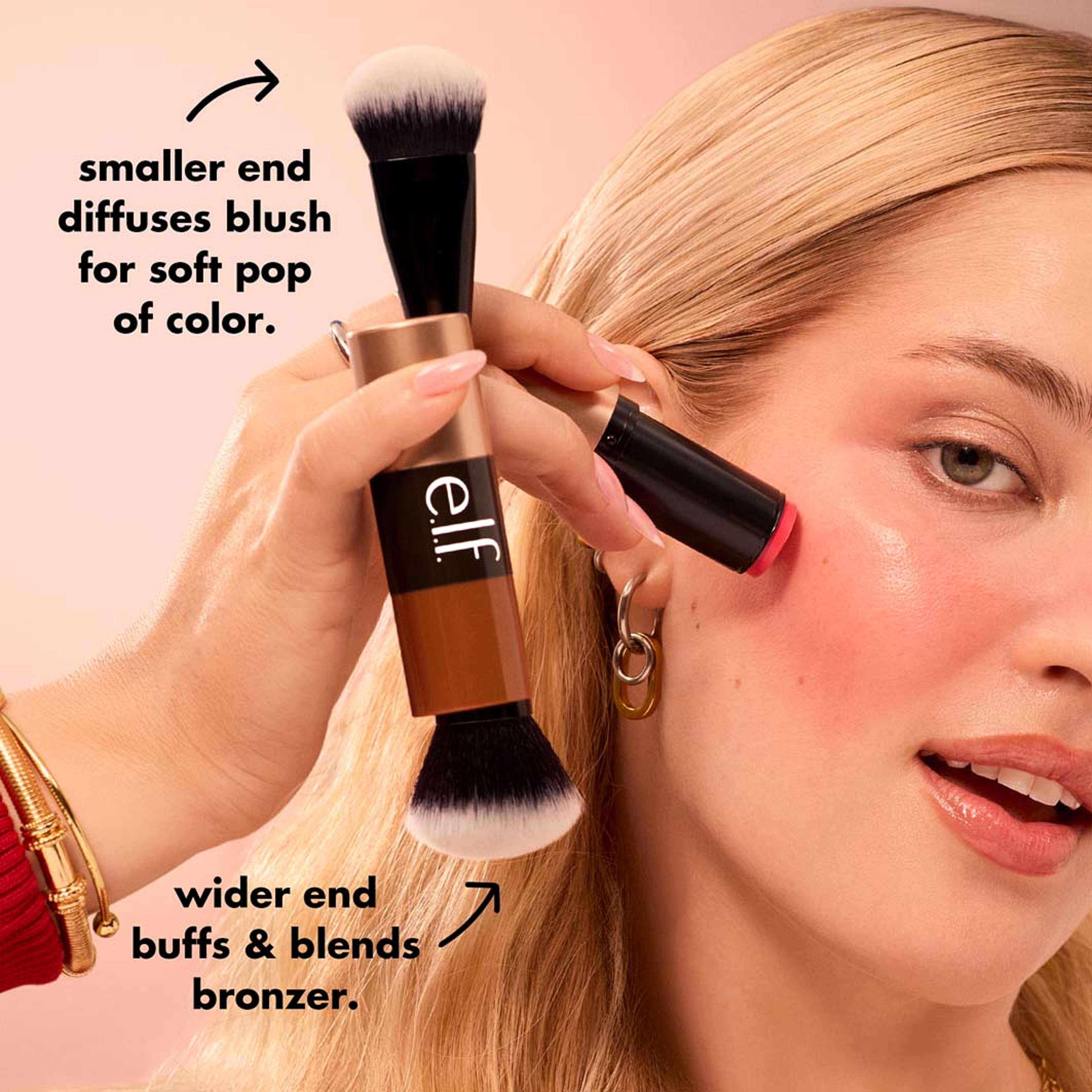 Makeup Brushes Cream Blush & Bronzer Duo Brush, från e.l.f. Klicka för att öppna bilden i stort format
