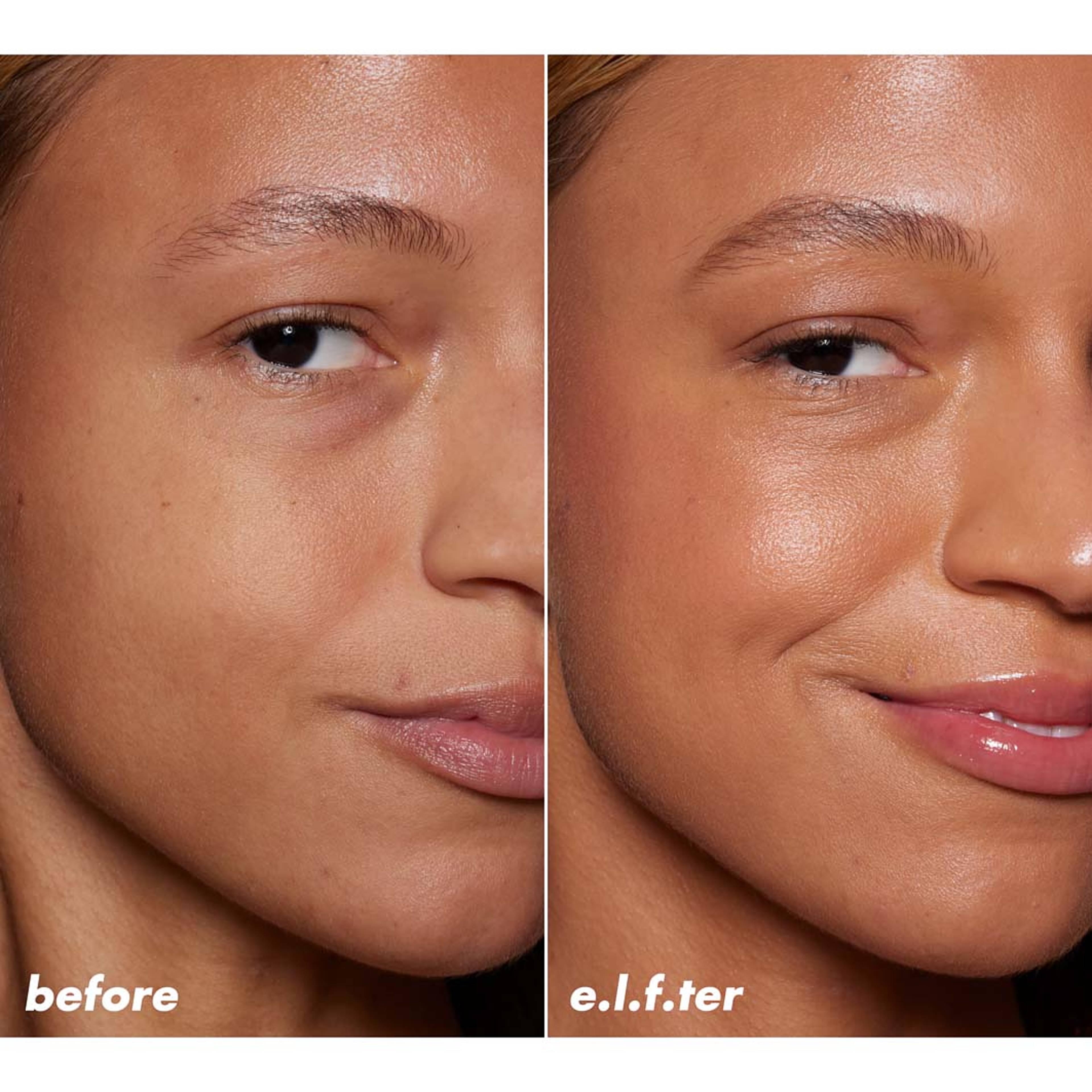 Halo Glow Skin Tint SPF50, från e.l.f, i färgen Tan Warm. Klicka för att öppna bilden i stort format