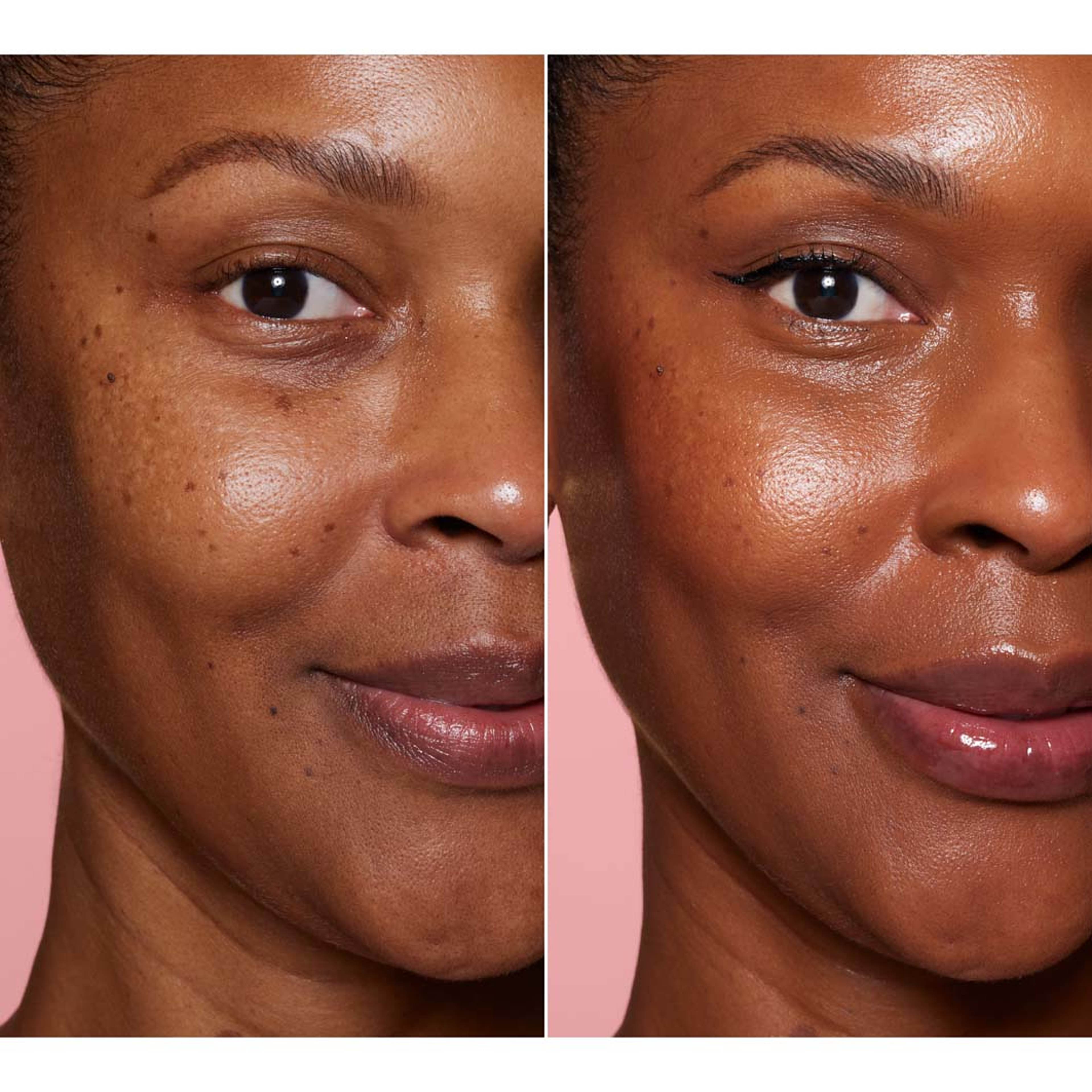 Halo Glow Skin Tint SPF50, från e.l.f, i färgen Deep Neutral. Klicka för att öppna bilden i stort format