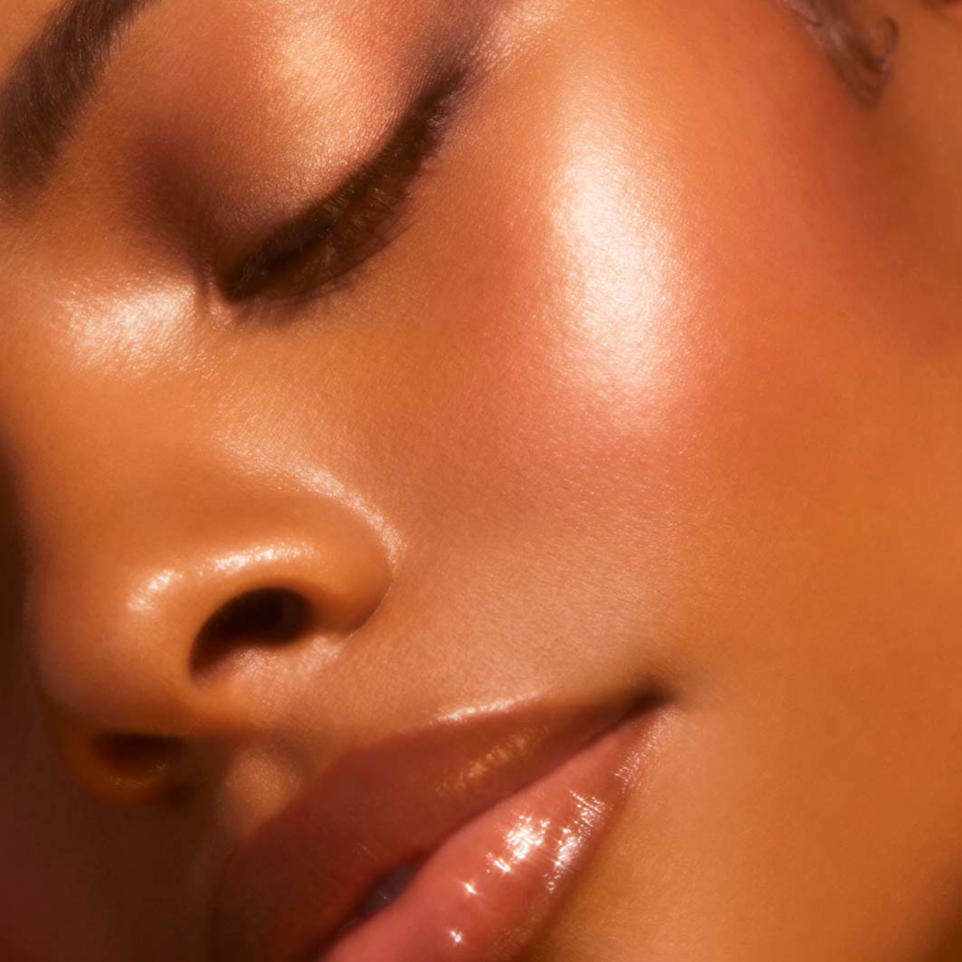 Halo Glow Blush Beauty Wand, från e.l.f, i färgen Pink-me-up. Klicka för att öppna bilden i stort format