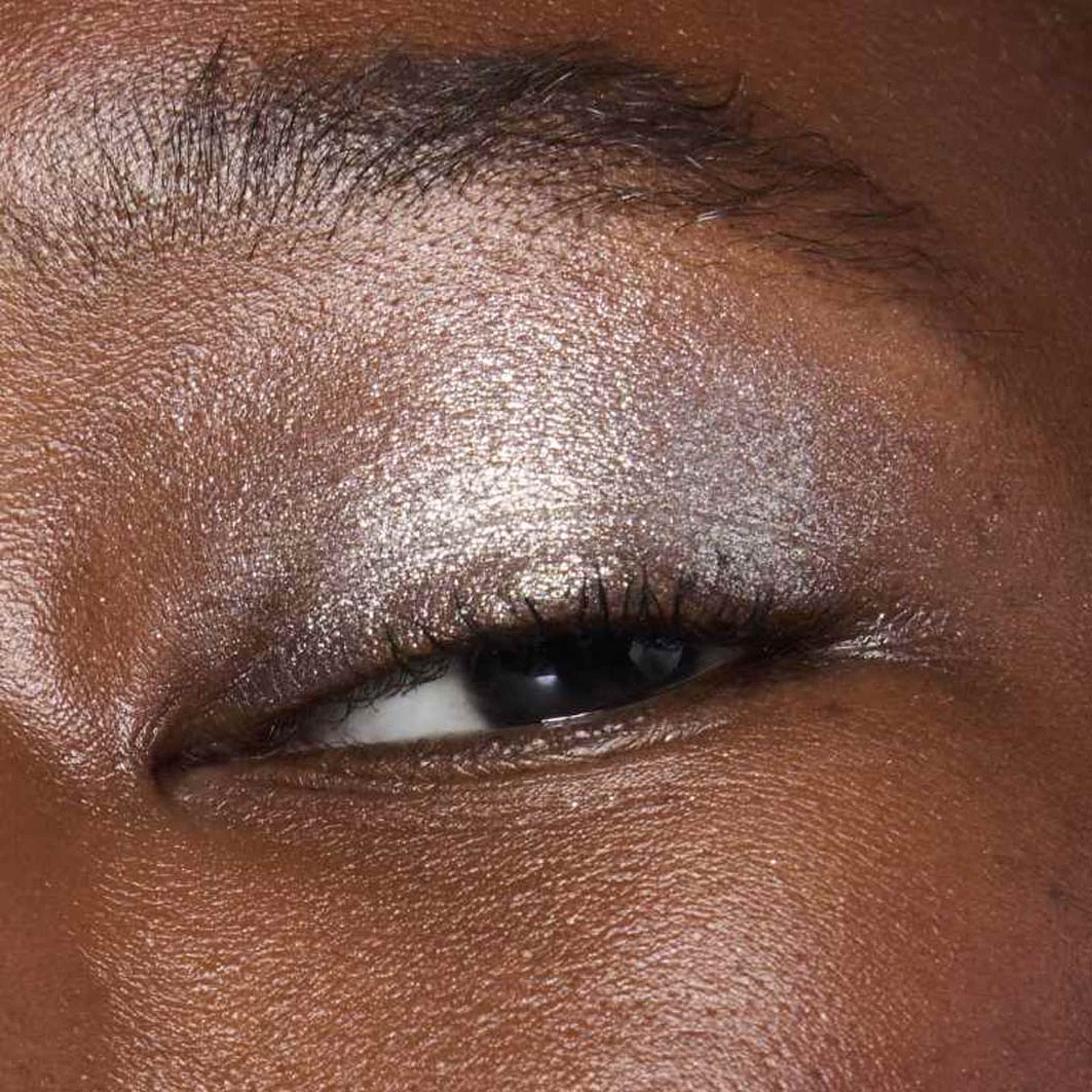 Fine as Fleck Glitter Eyeshadow, från e.l.f, i färgen White Hot. Klicka för att öppna bilden i stort format