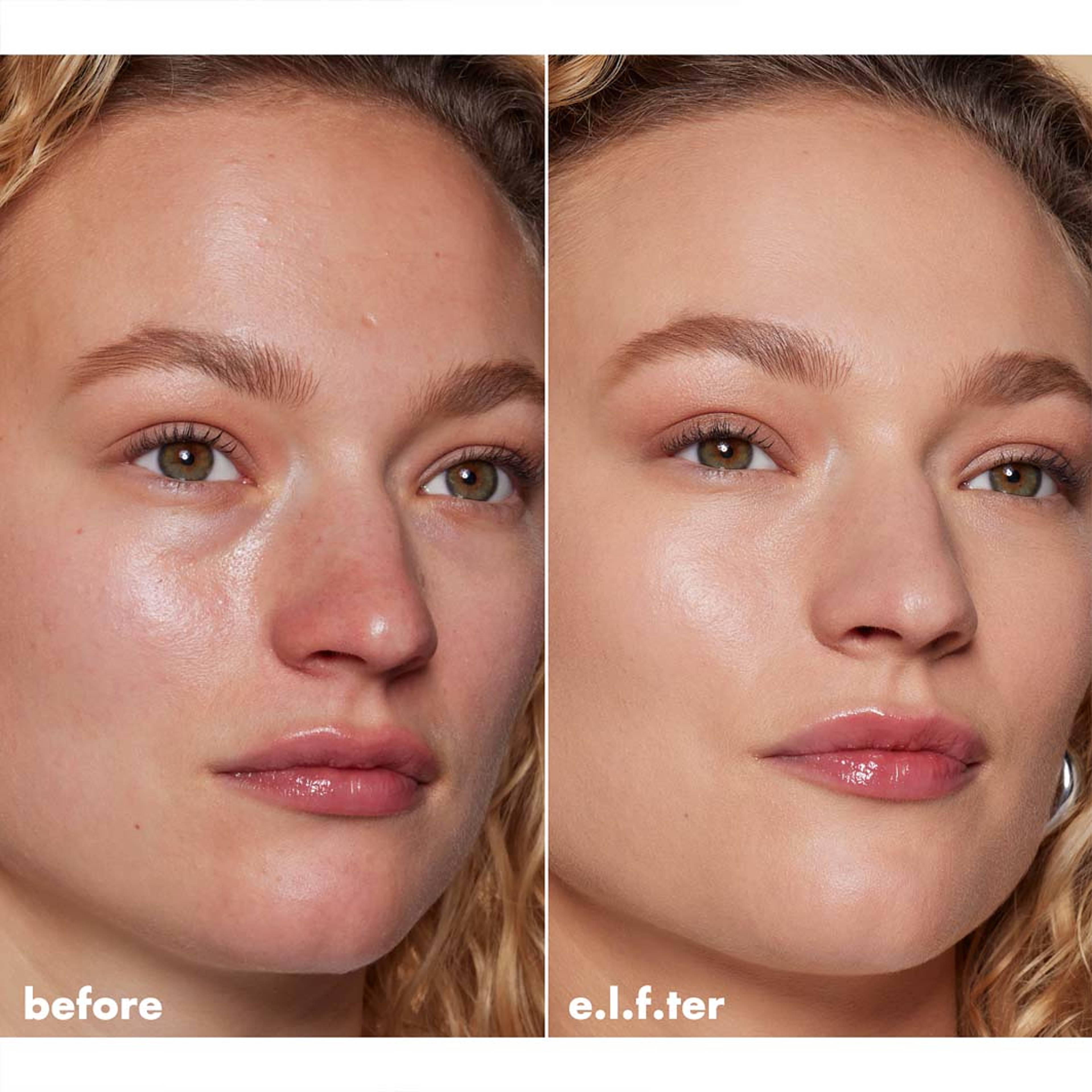 Soft Glam Satin Foundation, från e.l.f, i färgen Light Neutral 21. Klicka för att öppna bilden i stort format