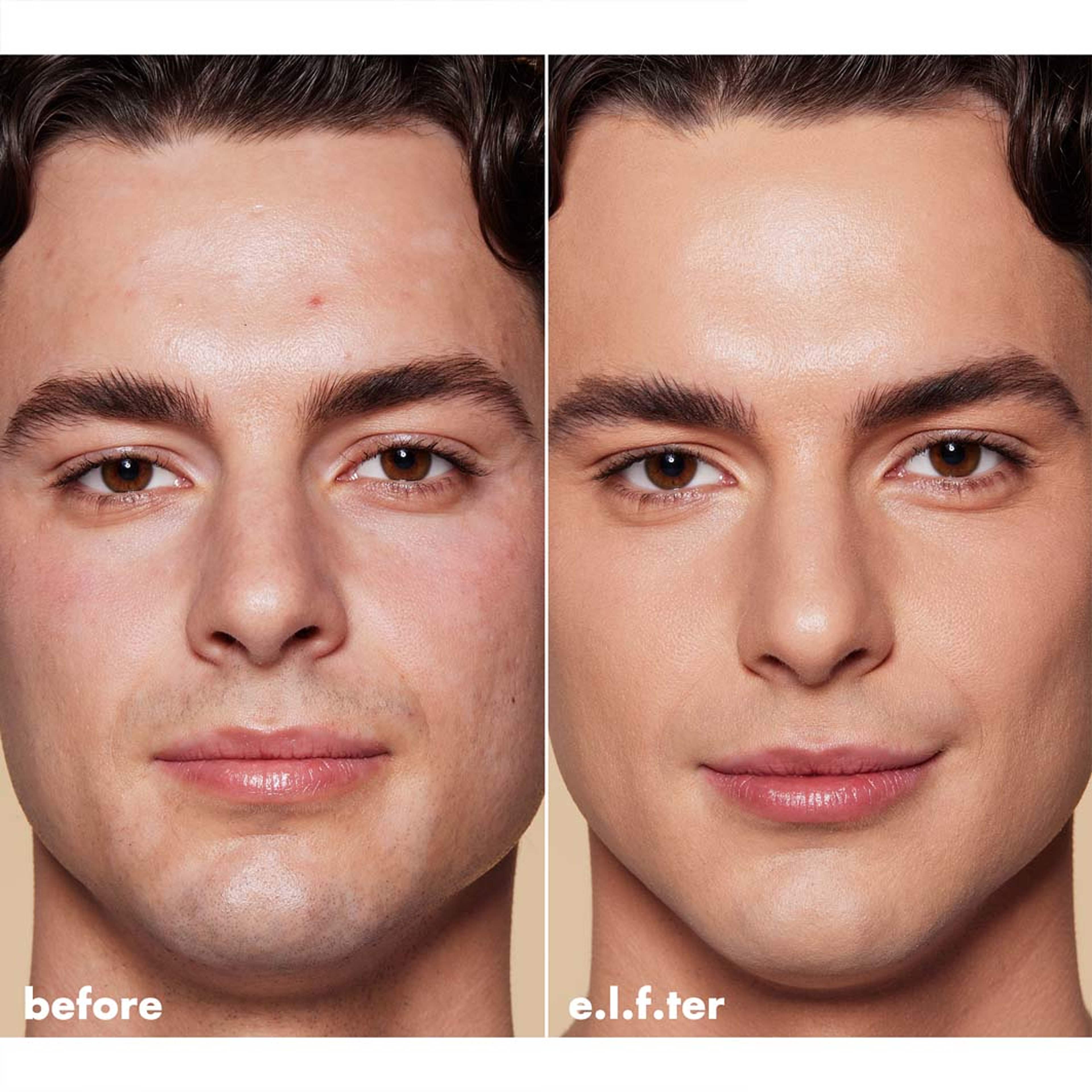 Soft Glam Satin Foundation, från e.l.f, i färgen Light Cool 23. Klicka för att öppna bilden i stort format