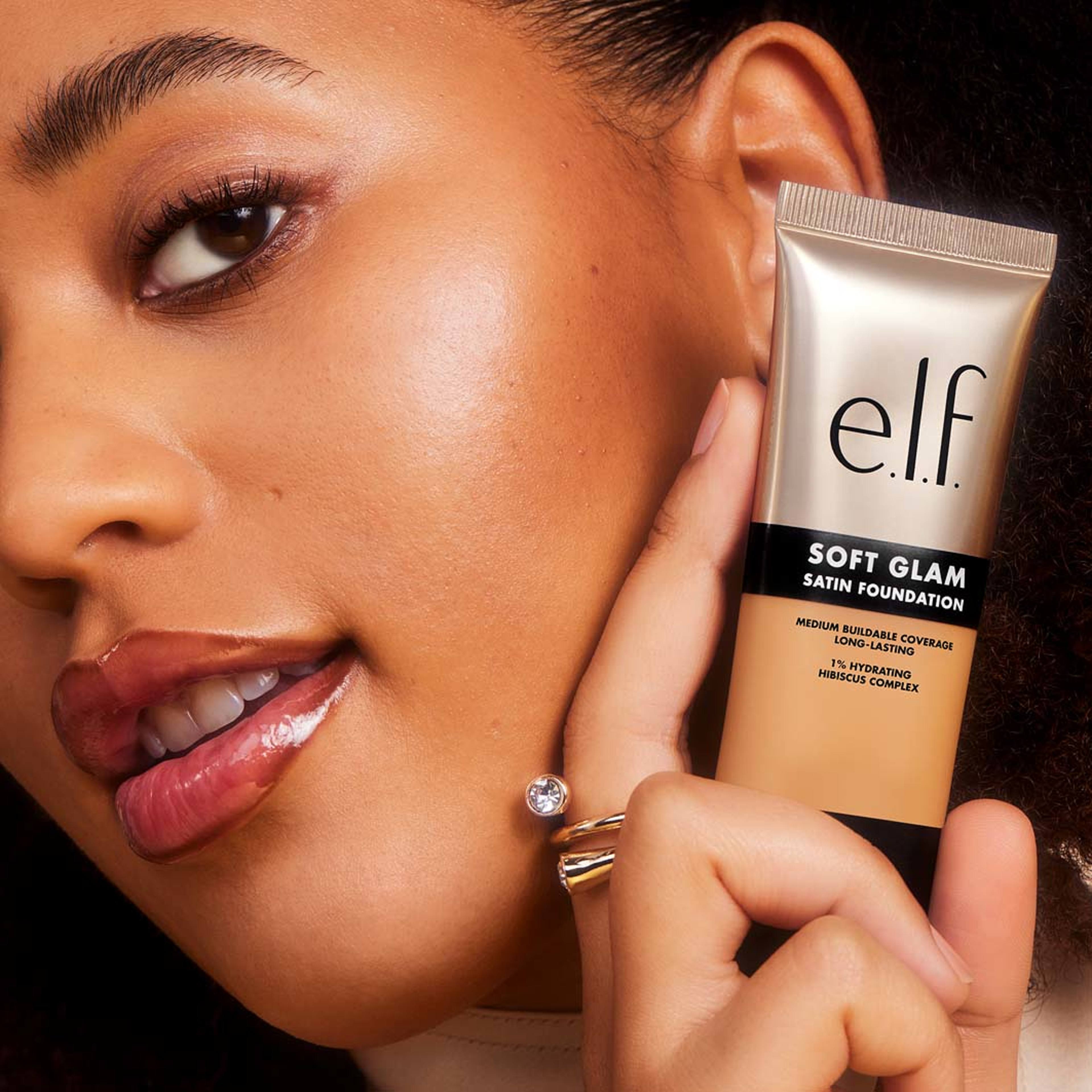 Soft Glam Satin Foundation, från e.l.f, i färgen Tan Neutral 42. Klicka för att öppna bilden i stort format