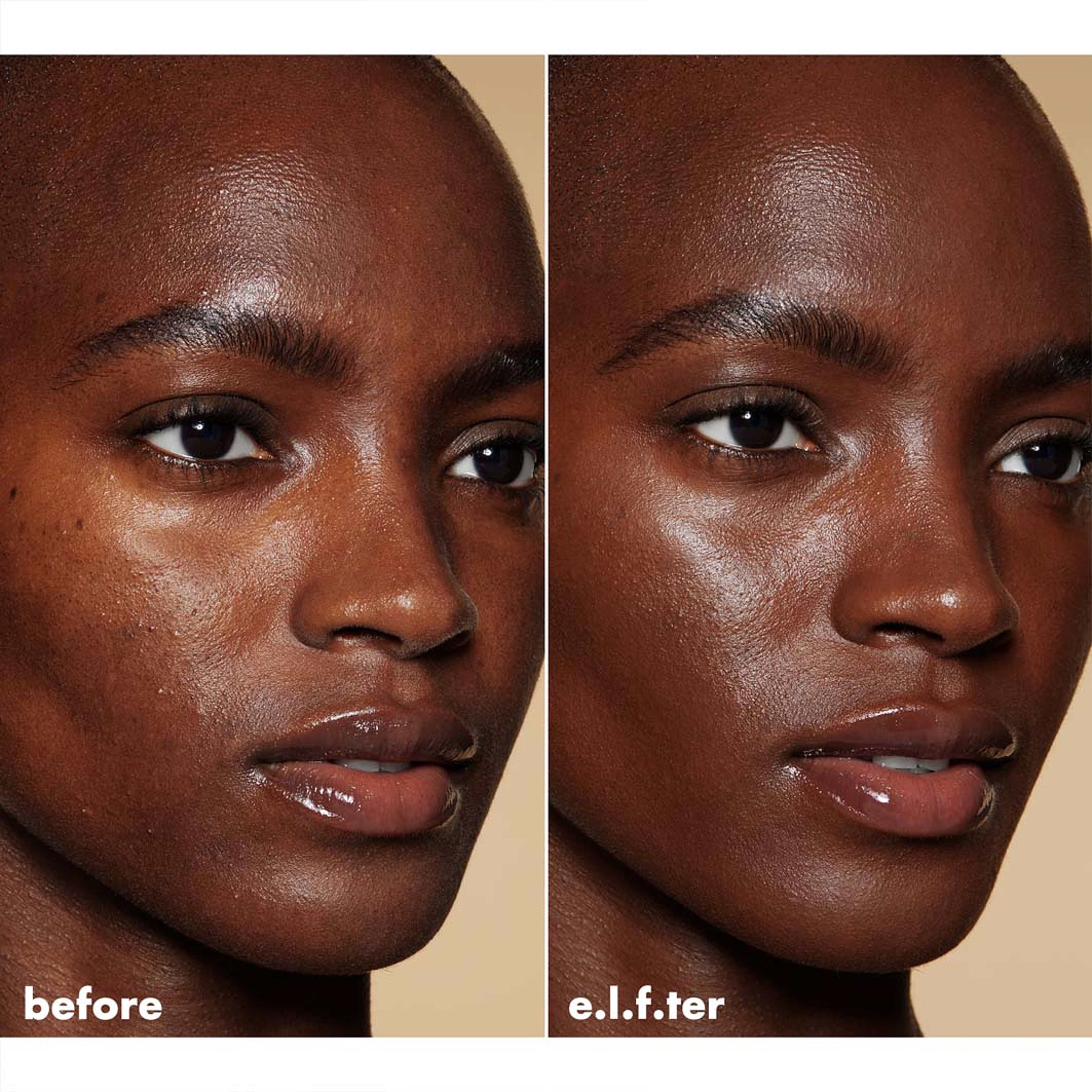 Soft Glam Satin Foundation, från e.l.f, i färgen Rich Warm 62. Klicka för att öppna bilden i stort format