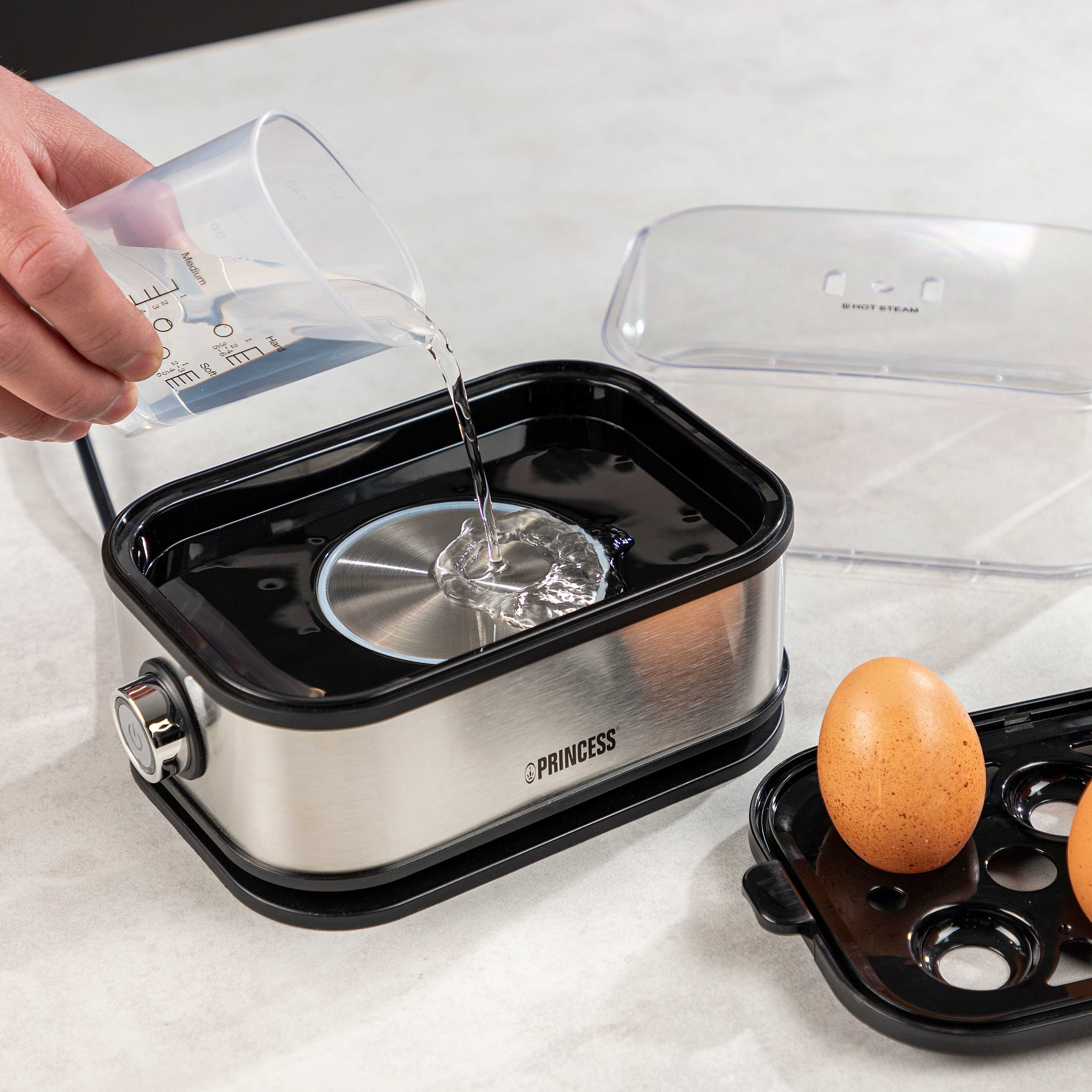 Äggkokare 6 Ägg 400watt, från Princess, i färgen silver. Klicka för att öppna bilden i stort format