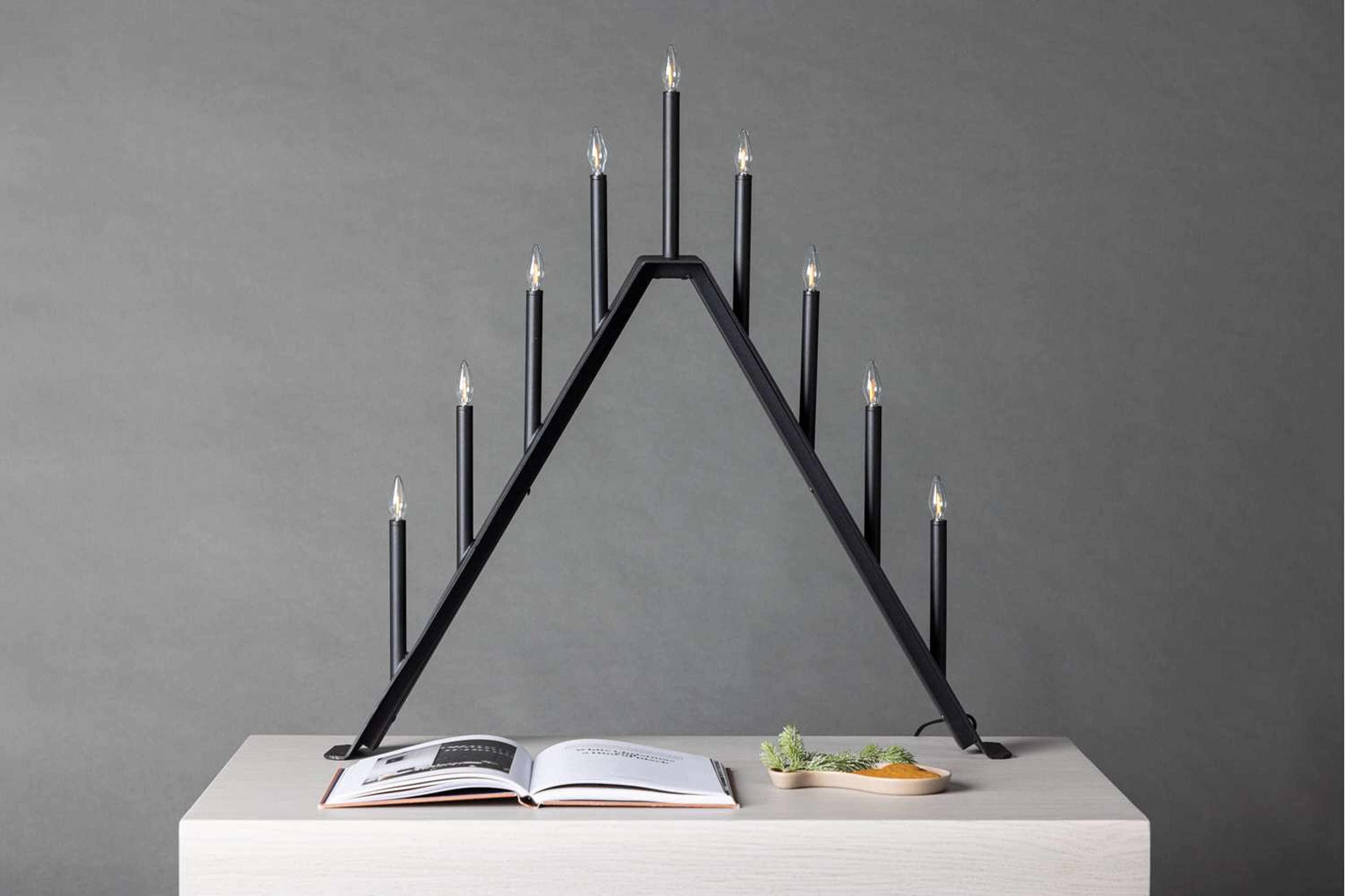 Åre Ljusstake, från Venture Home, i färgen black. Klicka för att öppna bilden i stort format