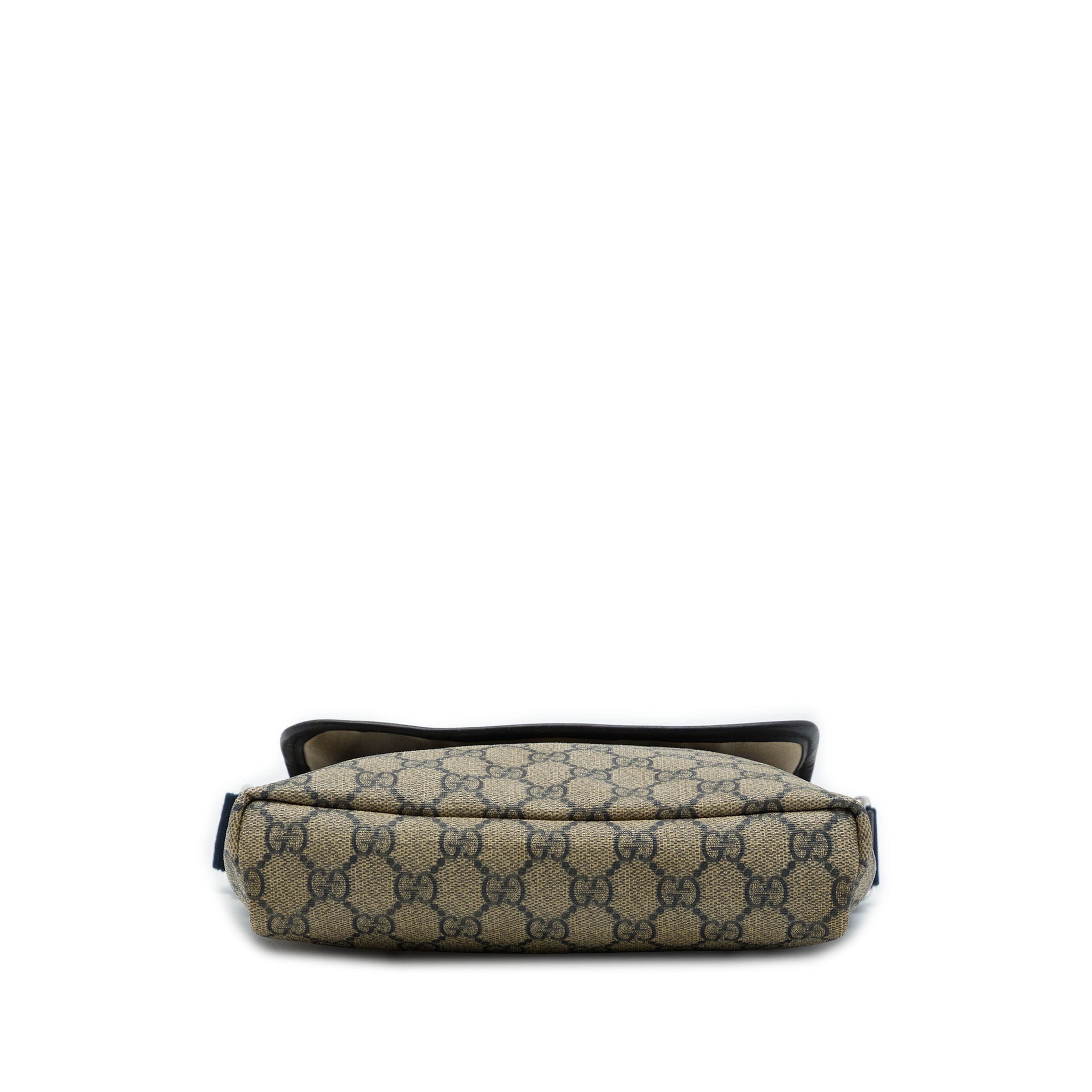 Gucci Gg Supreme Crossbody, från Luxclusif, i färgen beige. Klicka för att öppna bilden i stort format