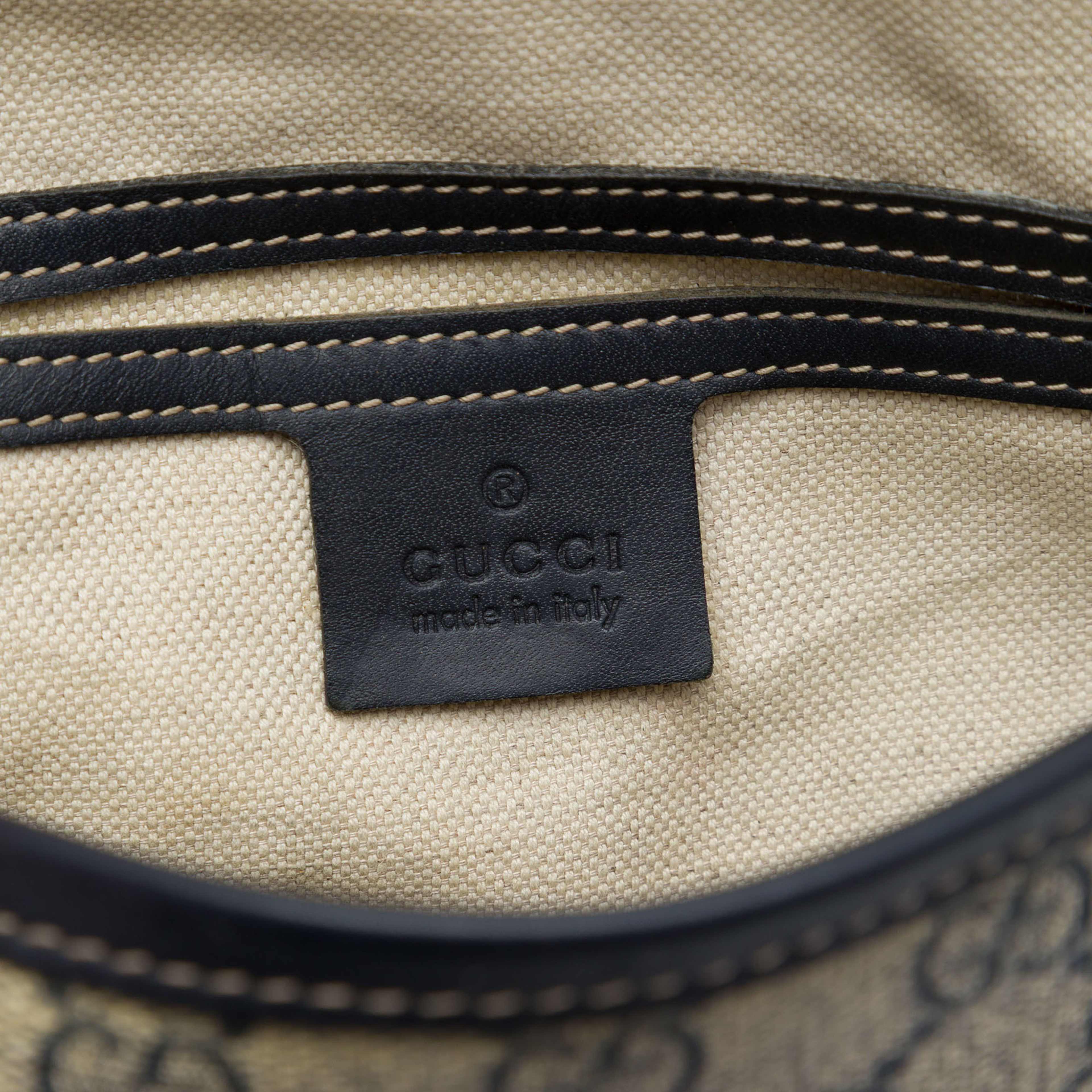 Gucci Gg Supreme Crossbody, från Luxclusif, i färgen beige. Klicka för att öppna bilden i stort format