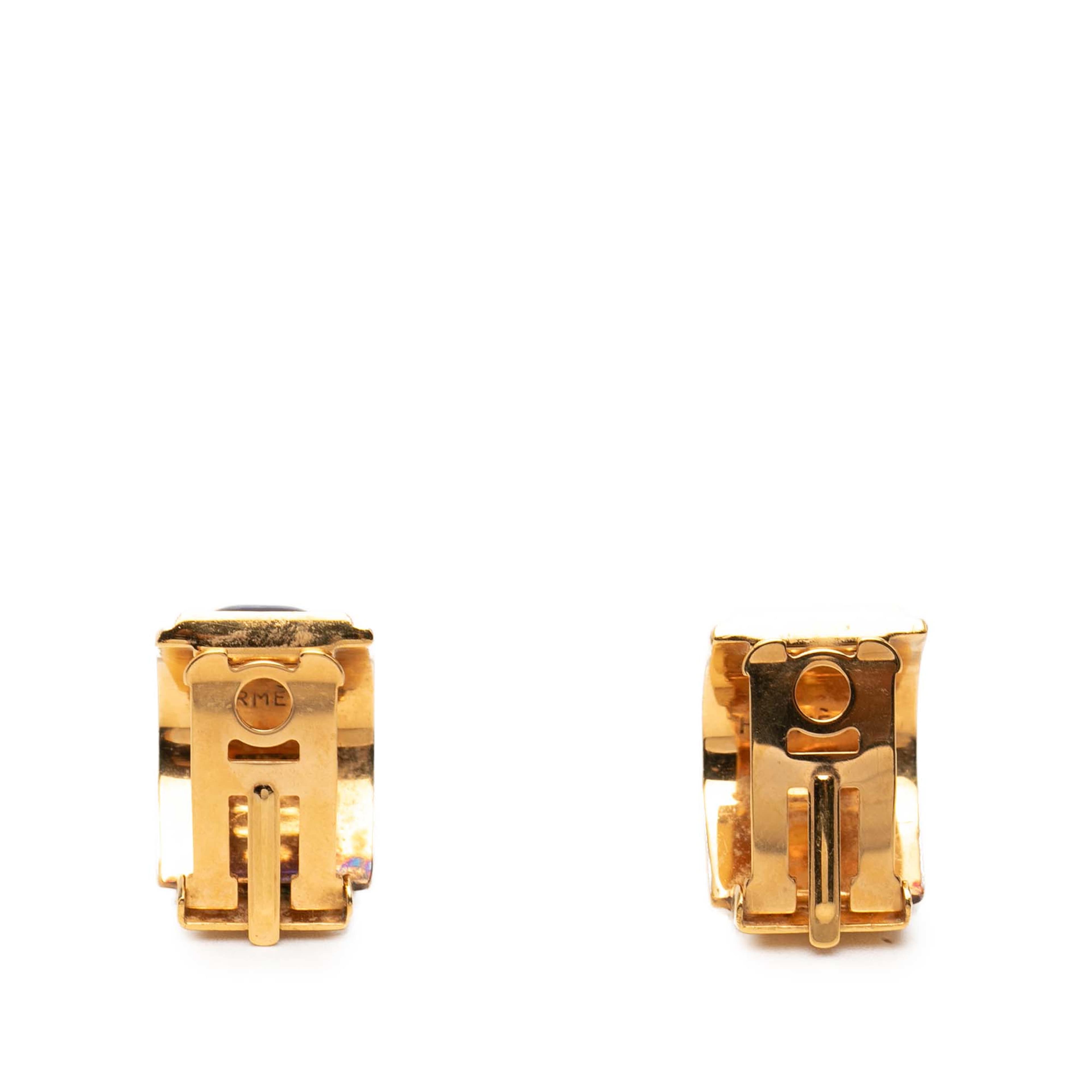 Hermès Gold Plated Enamel Cloisonne Clip On Earrings, från Luxclusif, i färgen blå. Klicka för att öppna bilden i stort format