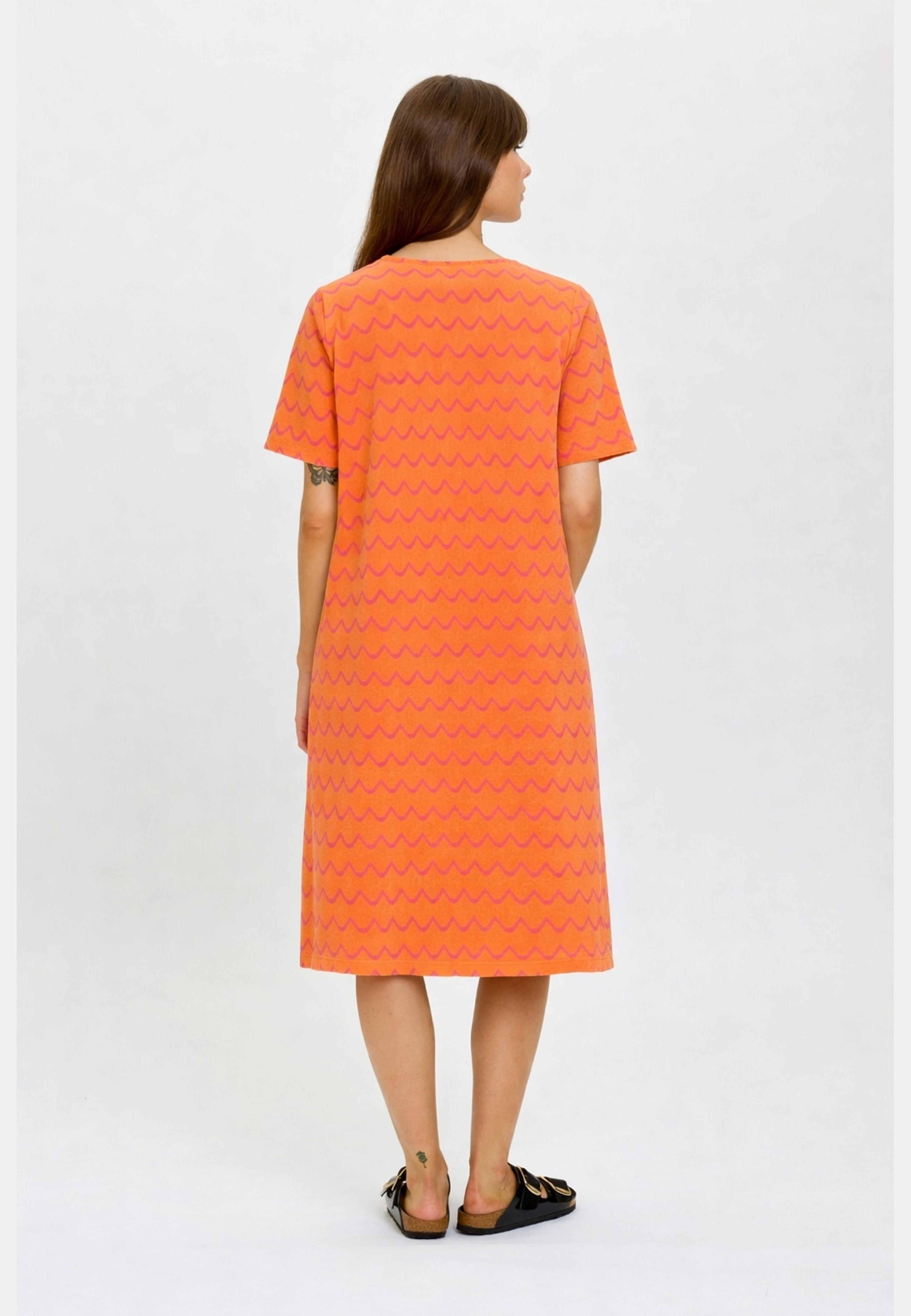 Hilda Frotté Klänning Våg Orange Rosa, från emmamalena, i färgen orange. Klicka för att öppna bilden i stort format