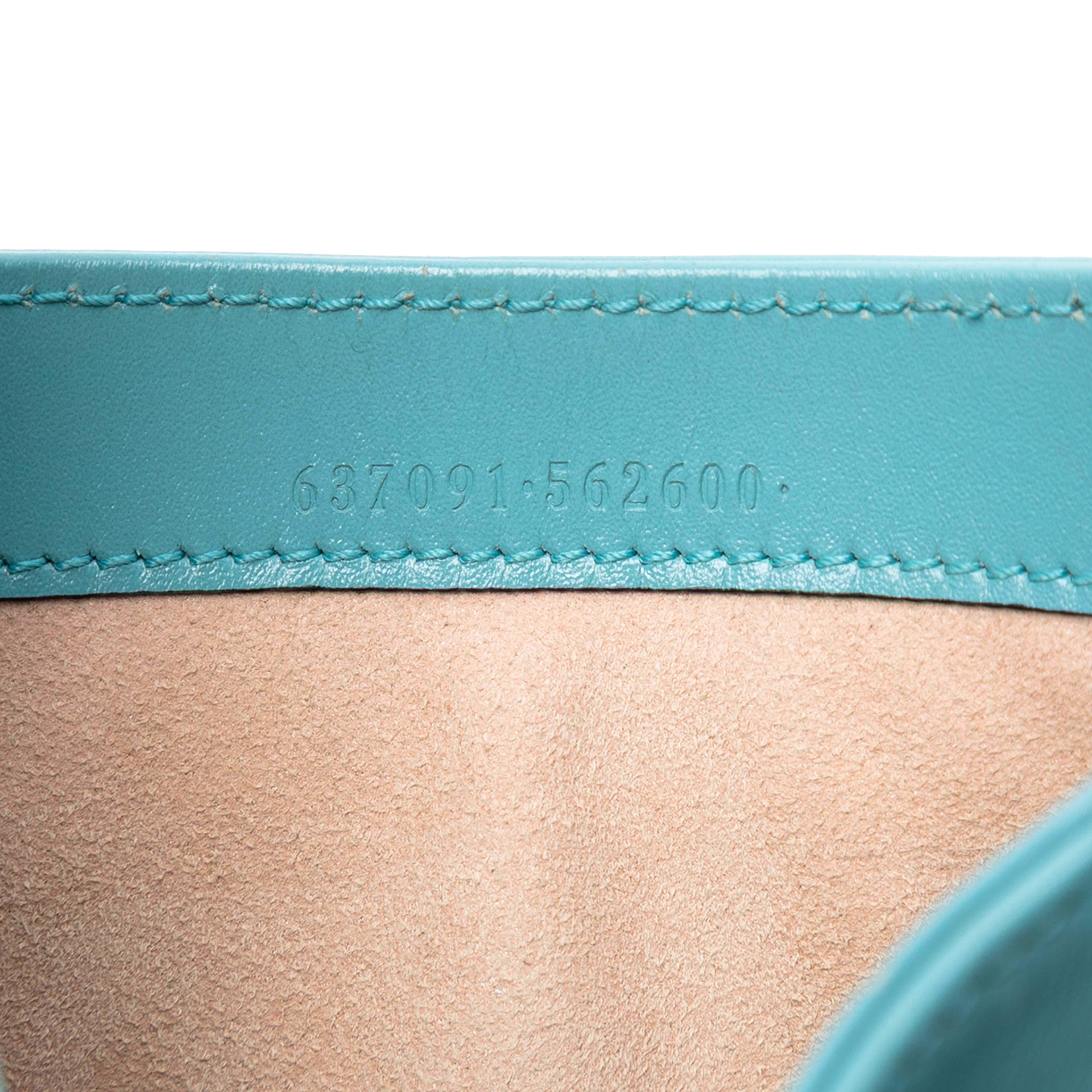 Gucci Mini Calfskin Jackie 1961 Crossbody, från Luxclusif, i färgen light blue. Klicka för att öppna bilden i stort format