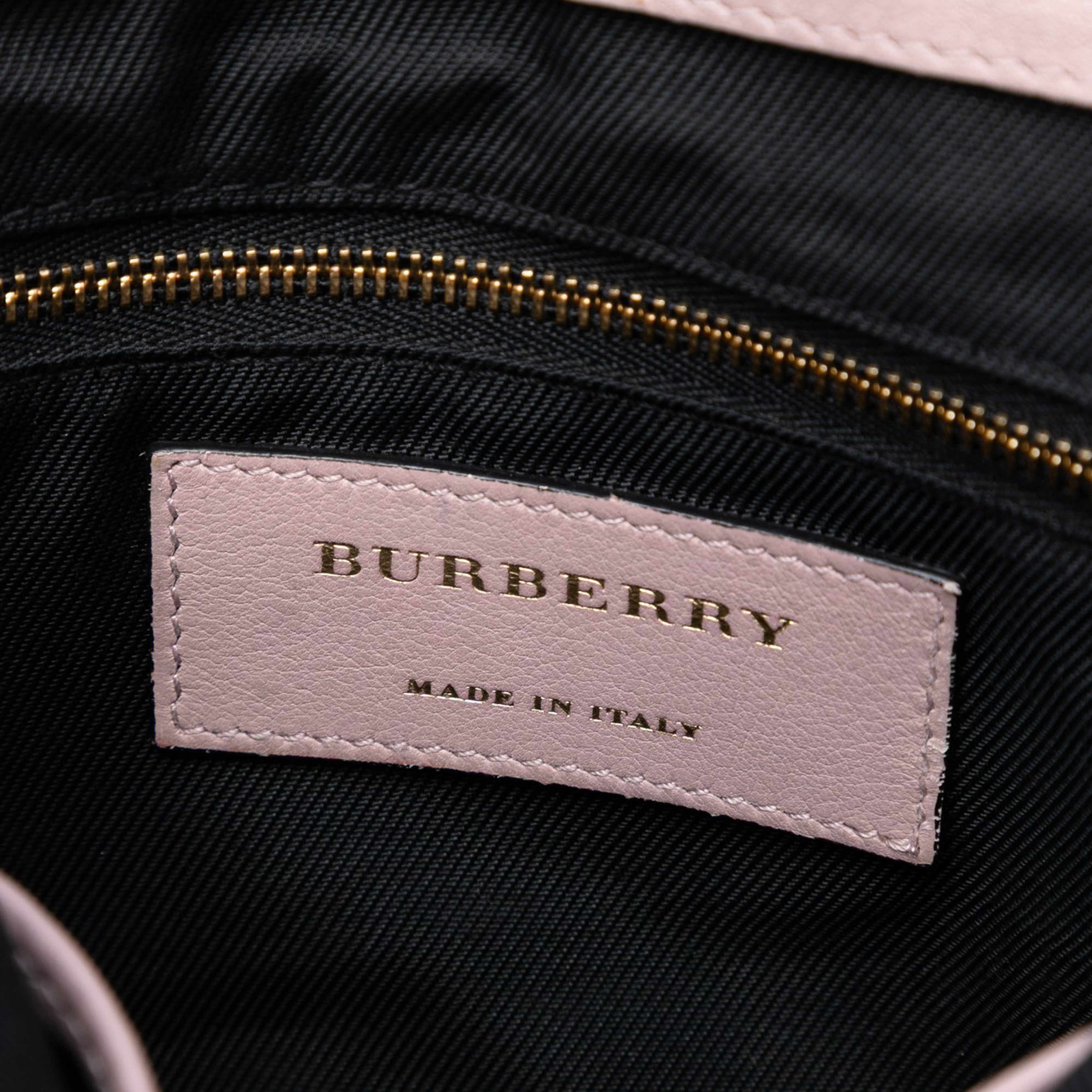 Burberry Small Haymarket Check Trimmed Leather Dickens Crossbody, från Luxclusif, i färgen pink. Klicka för att öppna bilden i stort format