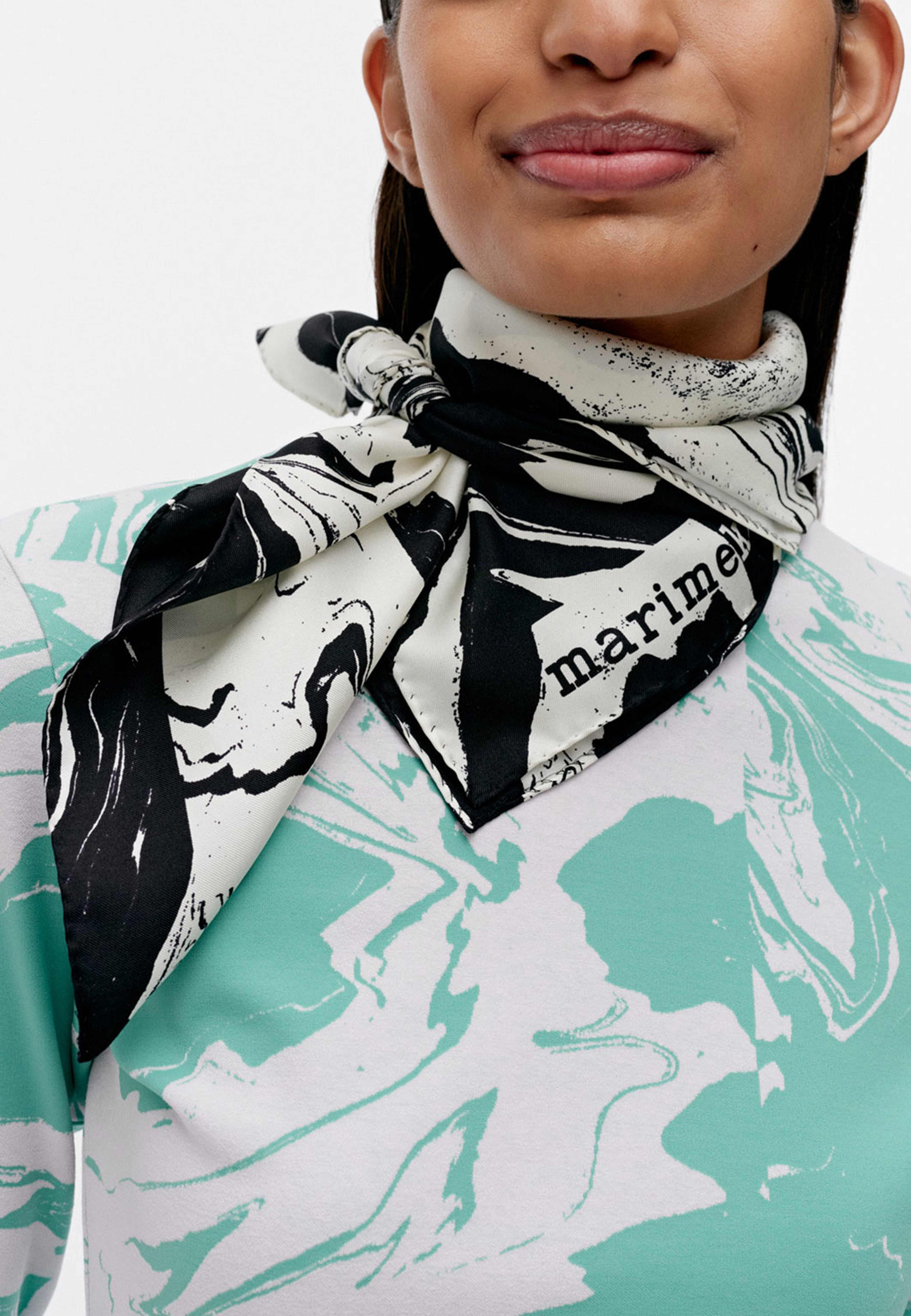 Lauhtua Marras Scarf