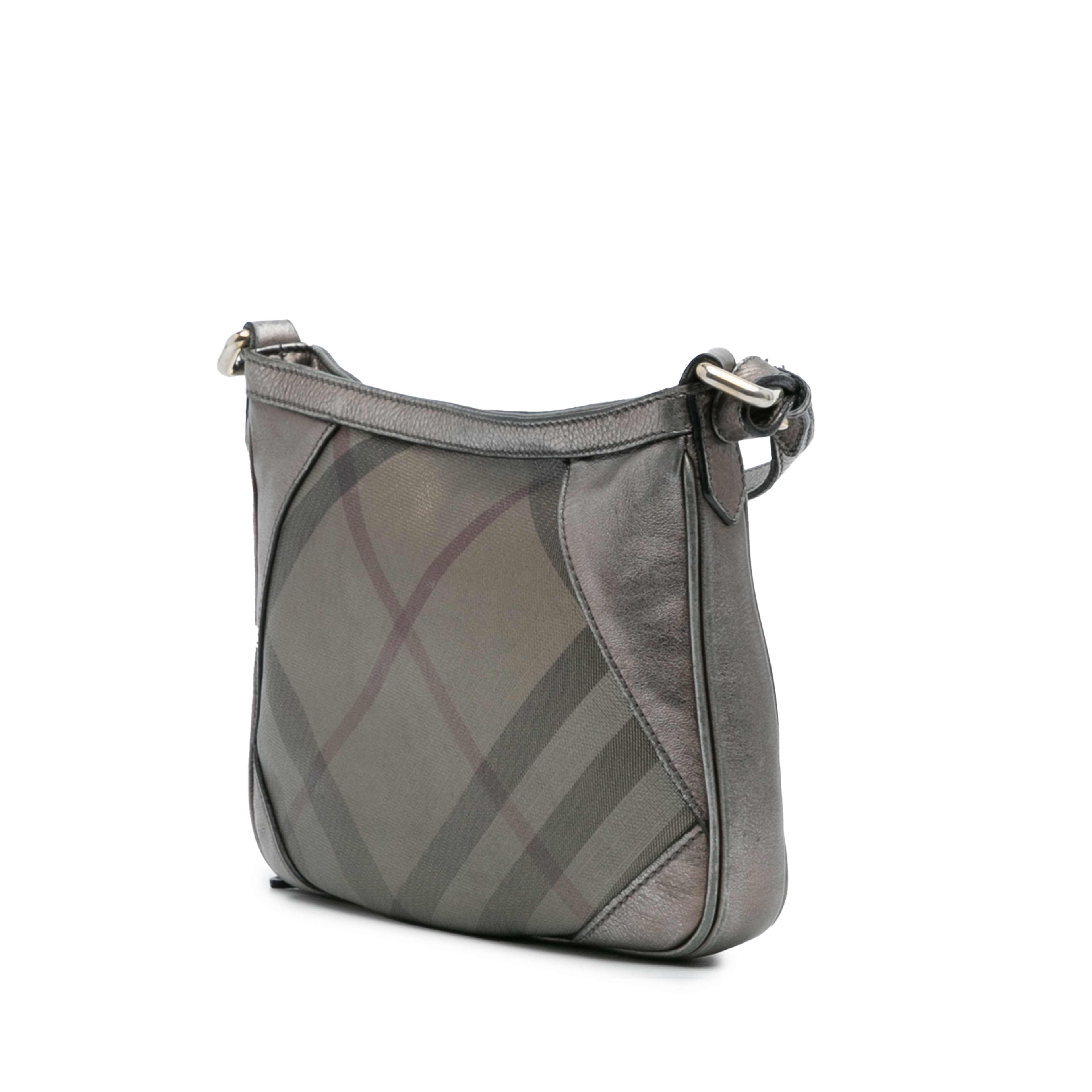 Burberry Shimmer Check Coated Canvas Crossbody, från Luxclusif, i färgen silver. Klicka för att öppna bilden i stort format