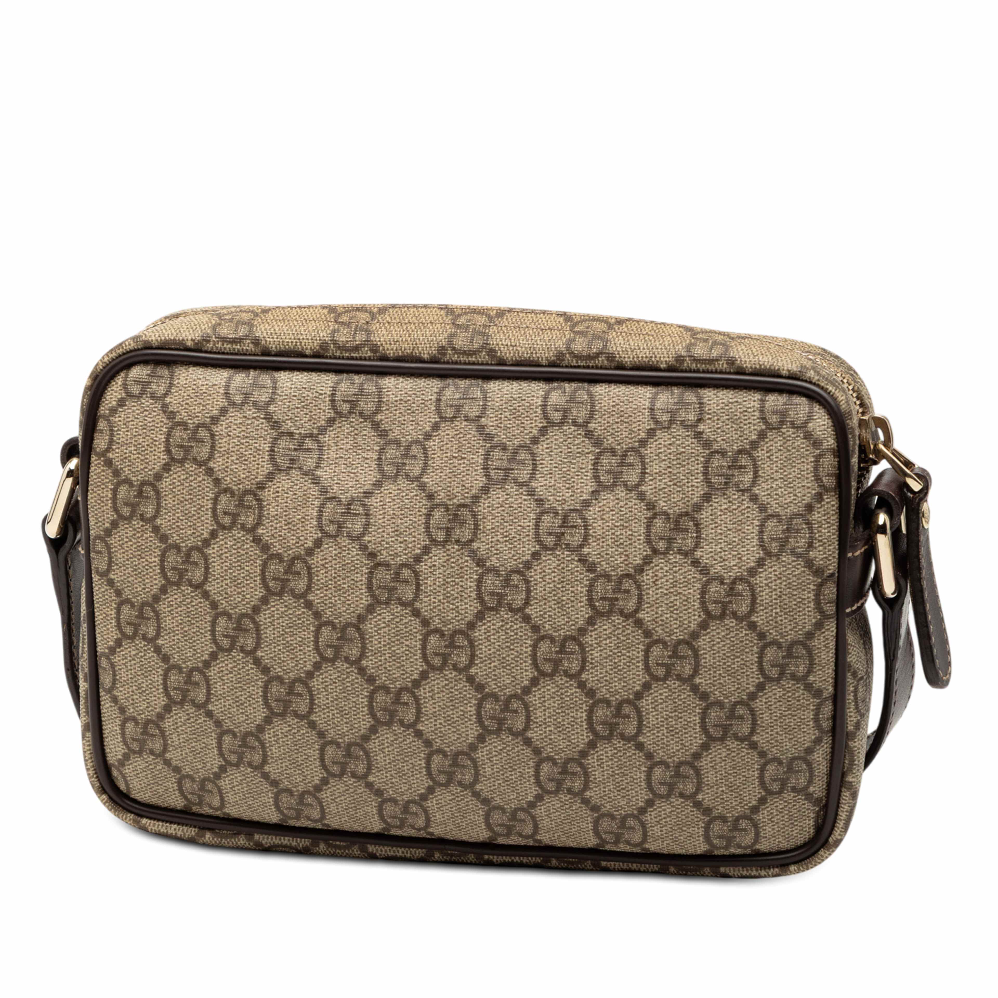 Gucci Gg Supreme Crossbody, från Luxclusif, i färgen beige. Klicka för att öppna bilden i stort format