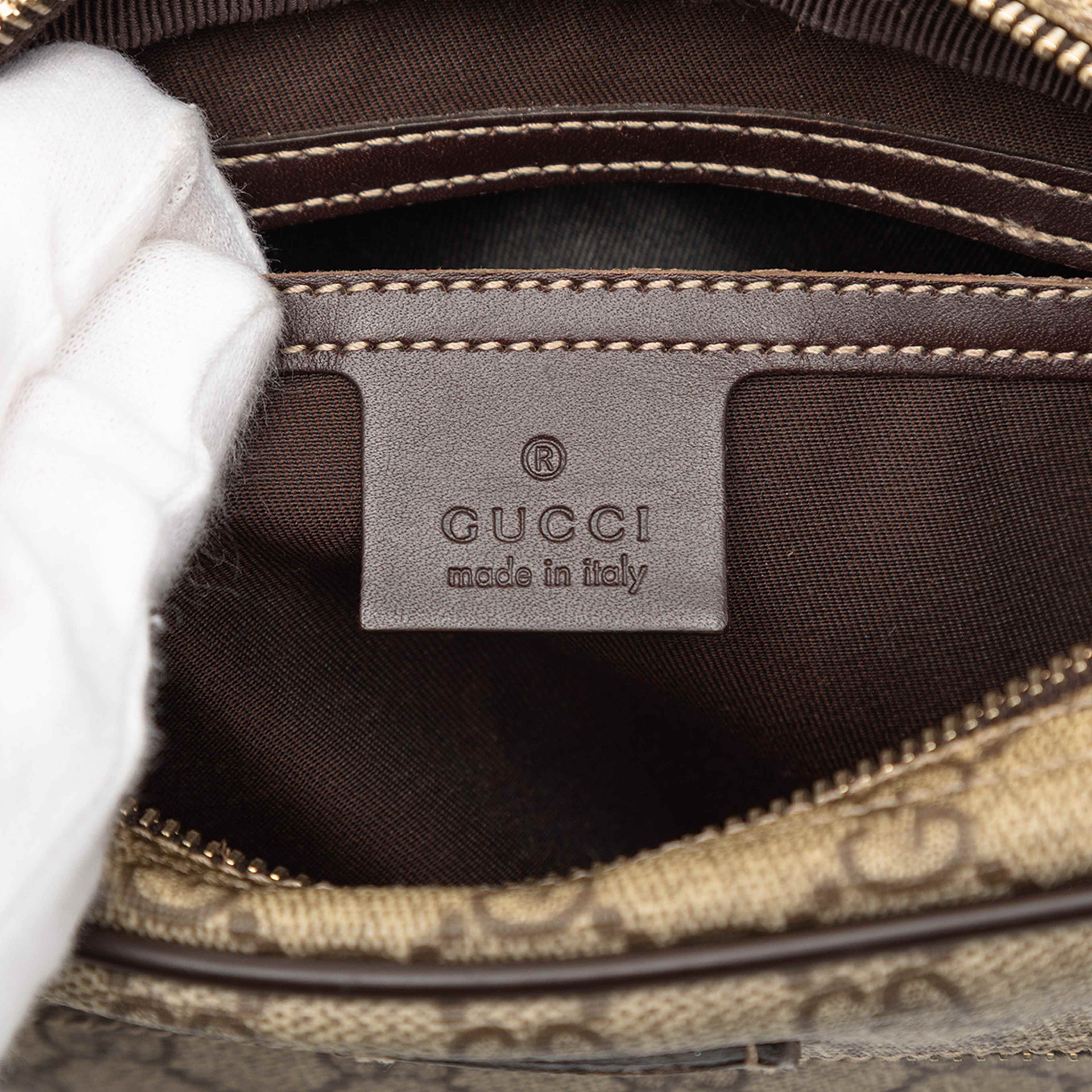 Gucci Gg Supreme Crossbody, från Luxclusif, i färgen beige. Klicka för att öppna bilden i stort format