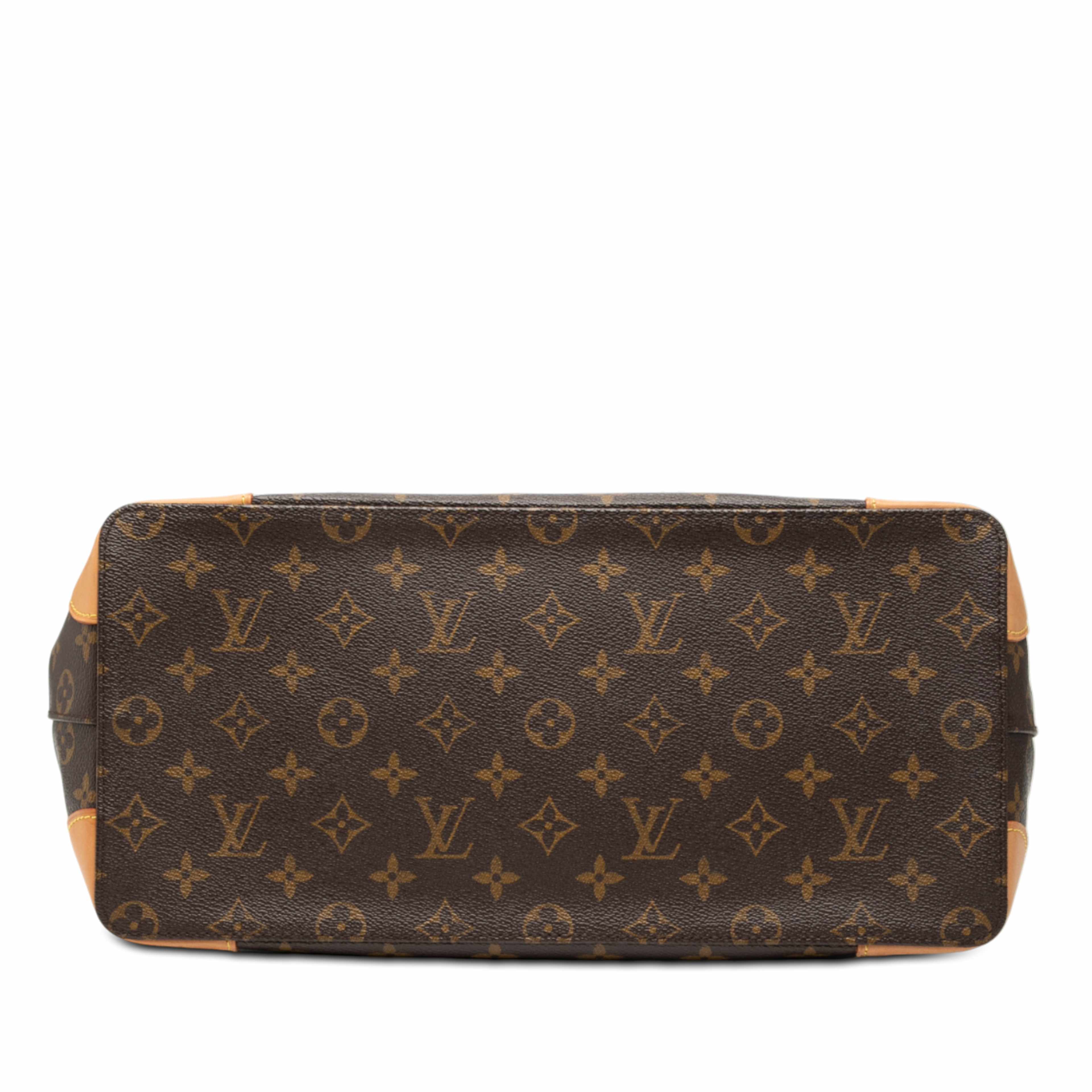 Louis Vuitton Monogram Hampstead Mm, från Luxclusif, i färgen brown. Klicka för att öppna bilden i stort format