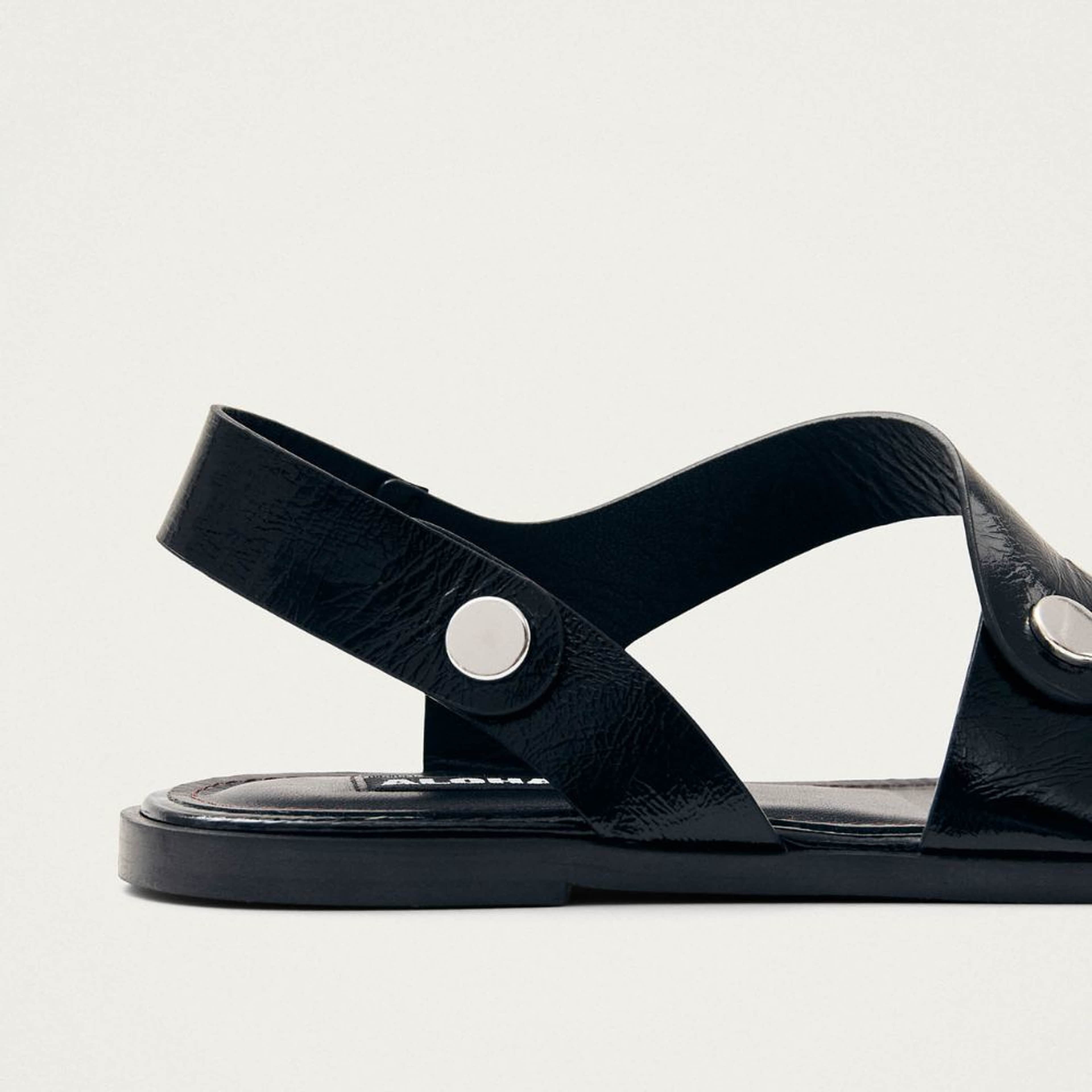 Mindy Onix Black Leather Sandals