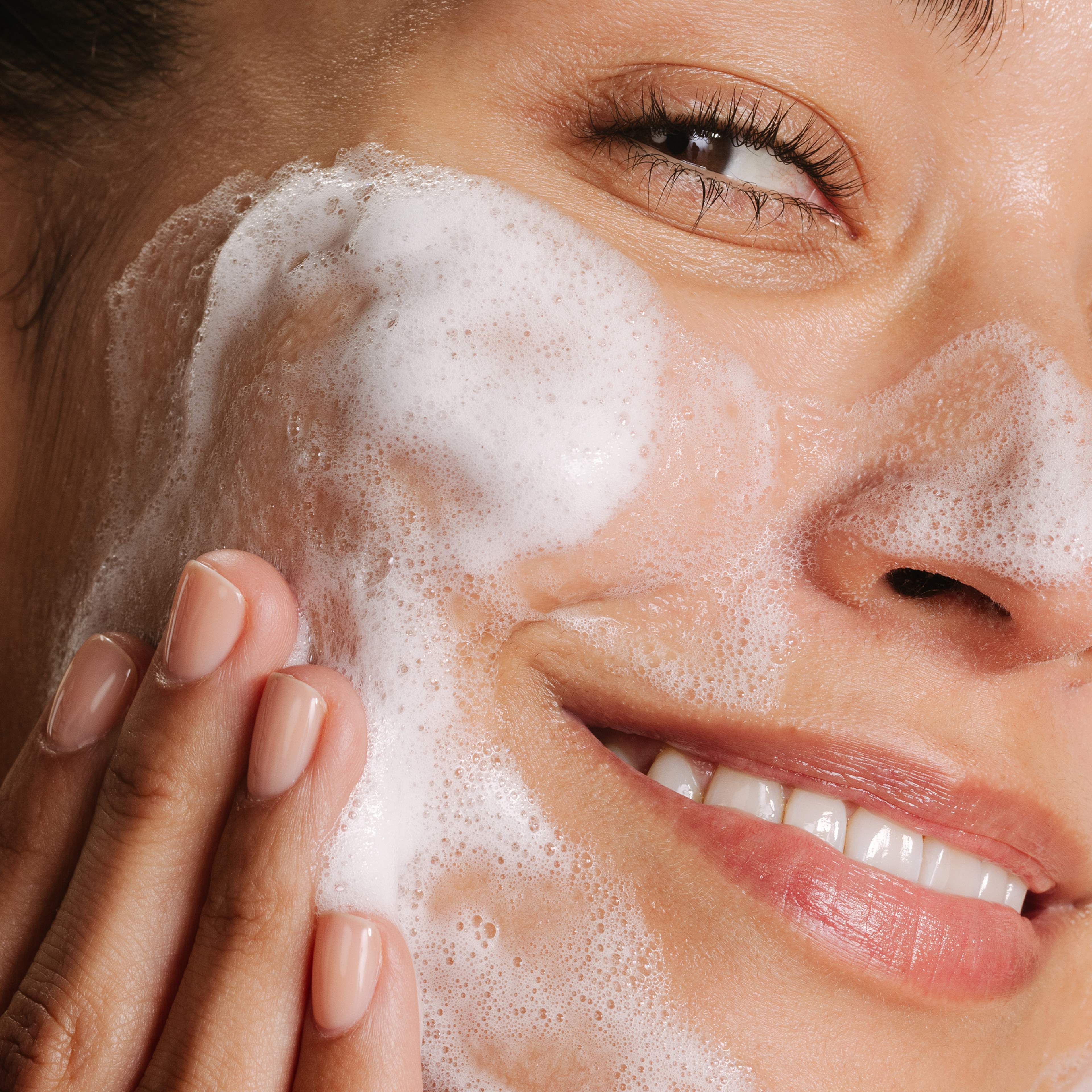 Clear Start - Breakout Clearing Foaming Wash, från Dermalogica. Klicka för att öppna bilden i stort format