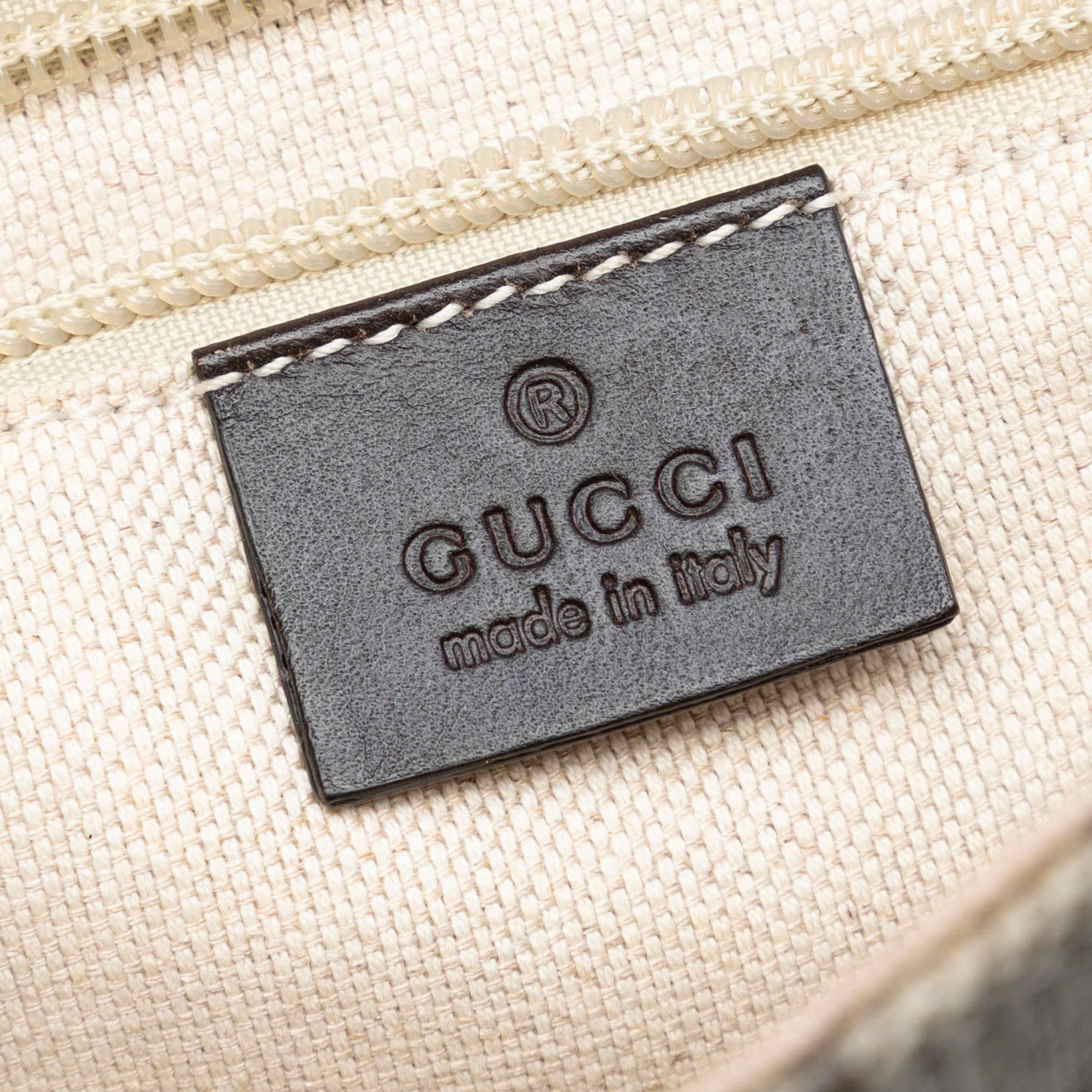 Gucci Gg Supreme Messenger Bag, från Luxclusif, i färgen beige. Klicka för att öppna bilden i stort format