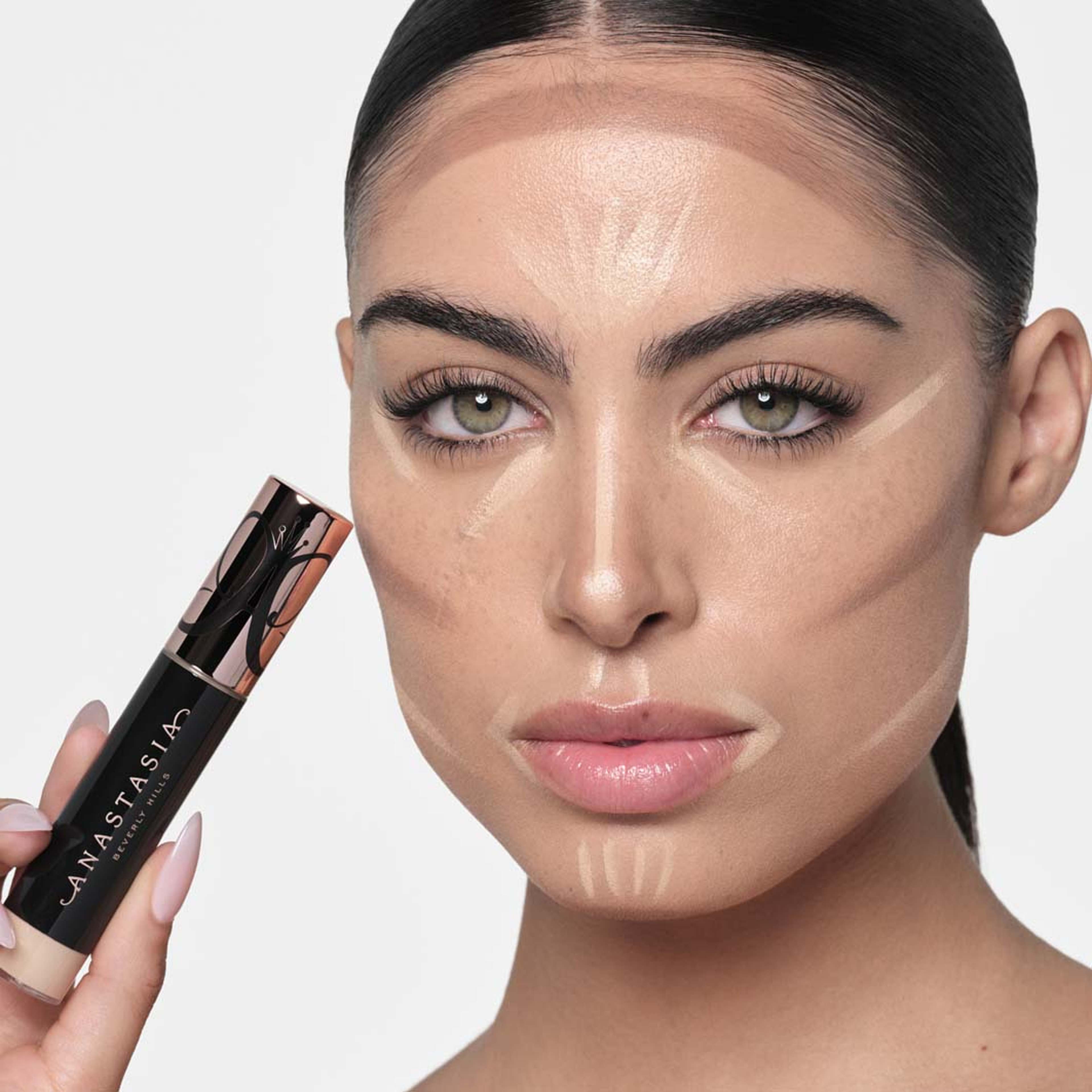 Magic Touch Concealer, från Anastasia Beverly Hills, i färgen 15. Klicka för att öppna bilden i stort format